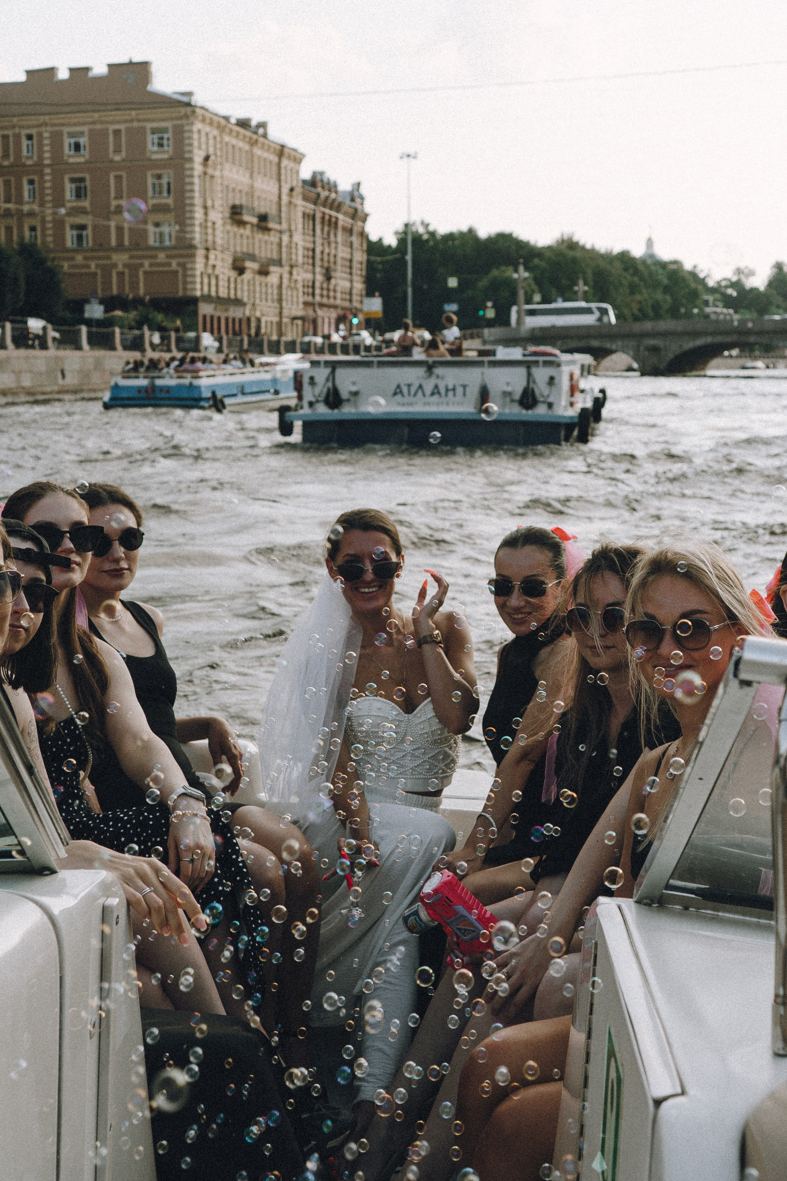 ДЕВИЧНИК НА КАТЕРЕ. Профессиональный фотограф, Санкт-Петербург — Виктория Богомолова