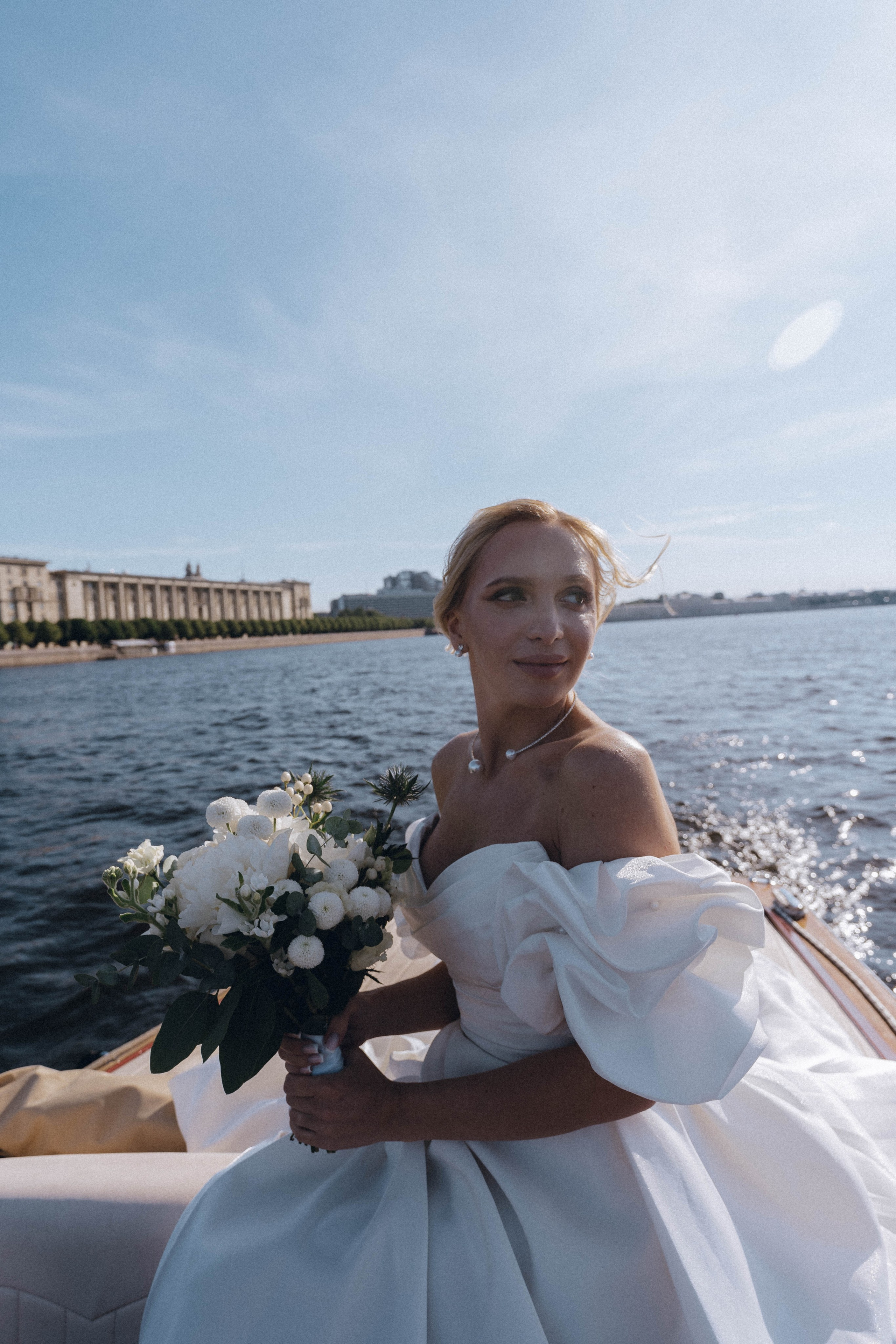 СВАДЕНБНАЯ СЬЕМКА НА КАТЕРЕ ПО КАНАЛАМ САНКТ-ПЕТЕРБУРГА И В АКВАТОРИИ НЕВЫ. Профессиональный фотограф, Санкт-Петербург — Виктория Богомолова