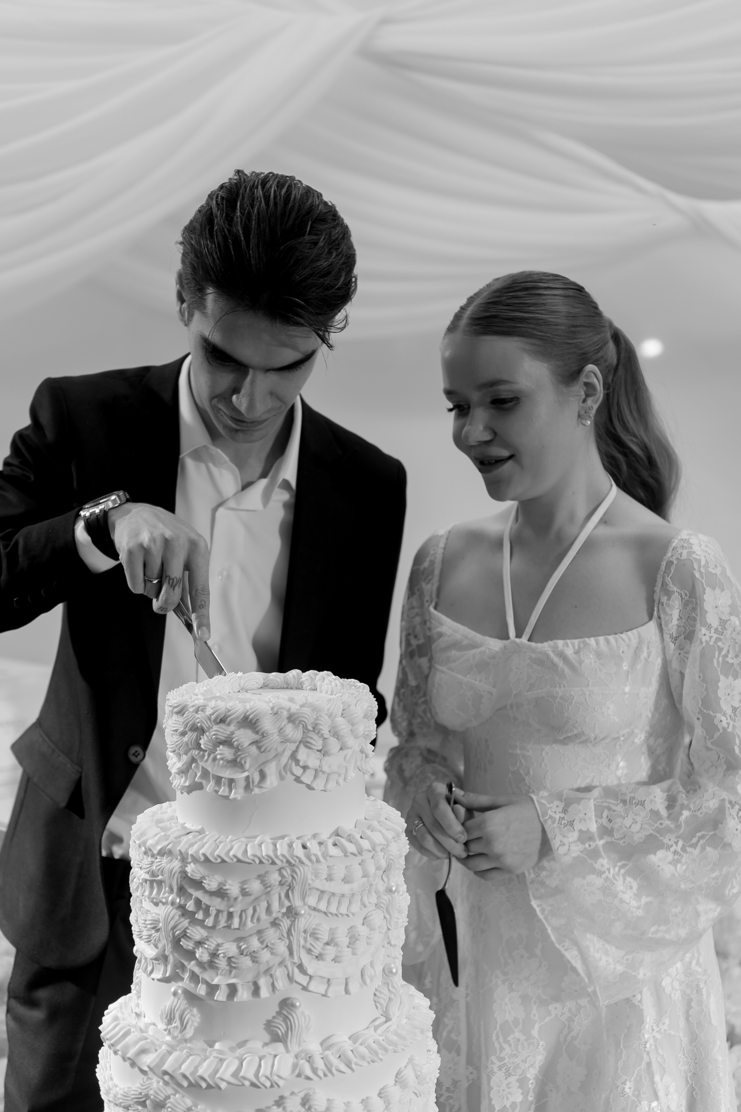 СВАДЕБНАЯ СЬЕМКА СБОРОВ В ОТЕЛЕ И ВЫЕЗД НА ЦЕРЕМОНИЮ (СНЯТО В СИБИРЕ В НИЖНЕВАРТОВСКЕ). Профессиональный фотограф, Санкт-Петербург — Виктория Богомолова