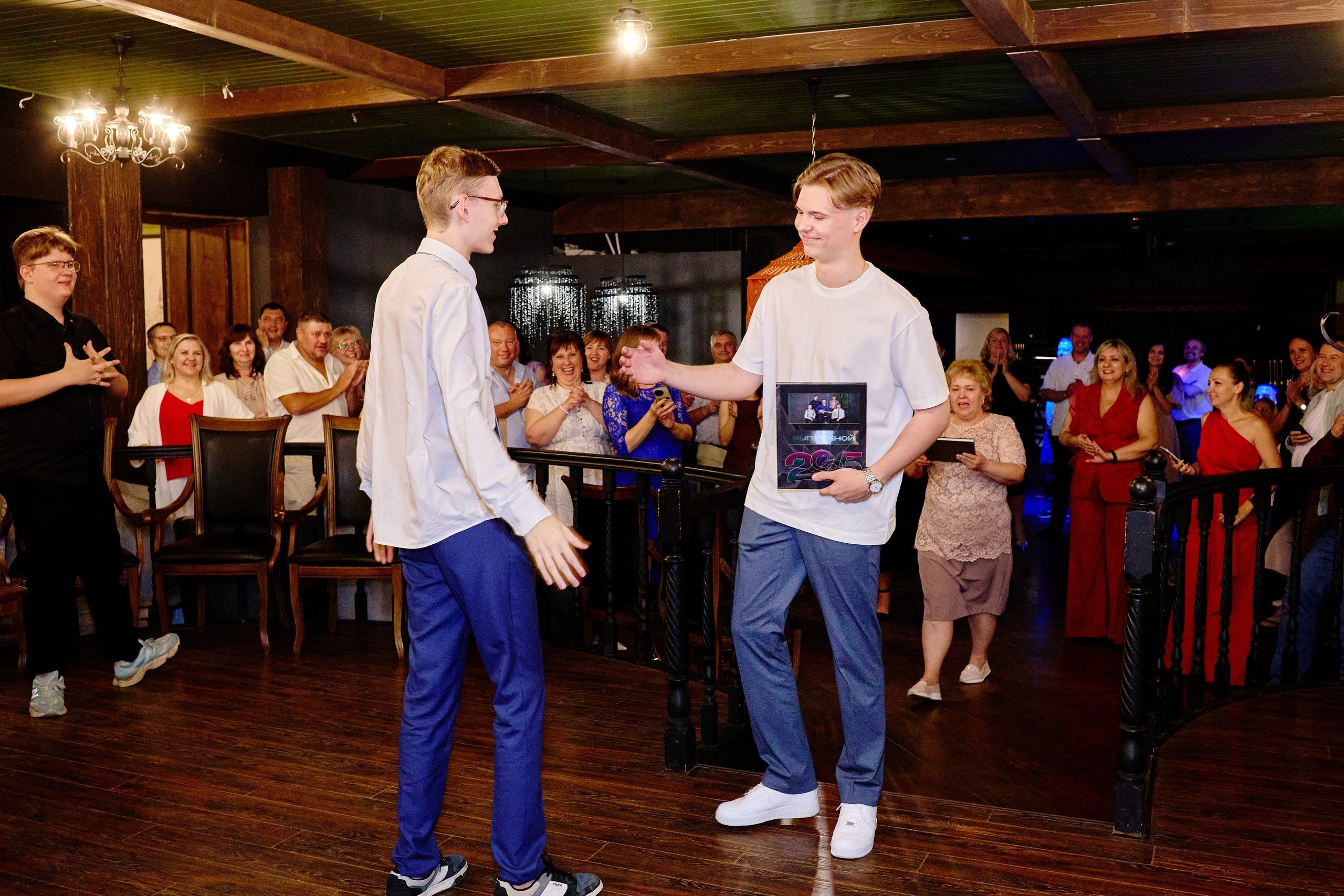 Выпускной 35 Сош. Фотограф Выпускные альбомы Таганрог Сергей Коробченко