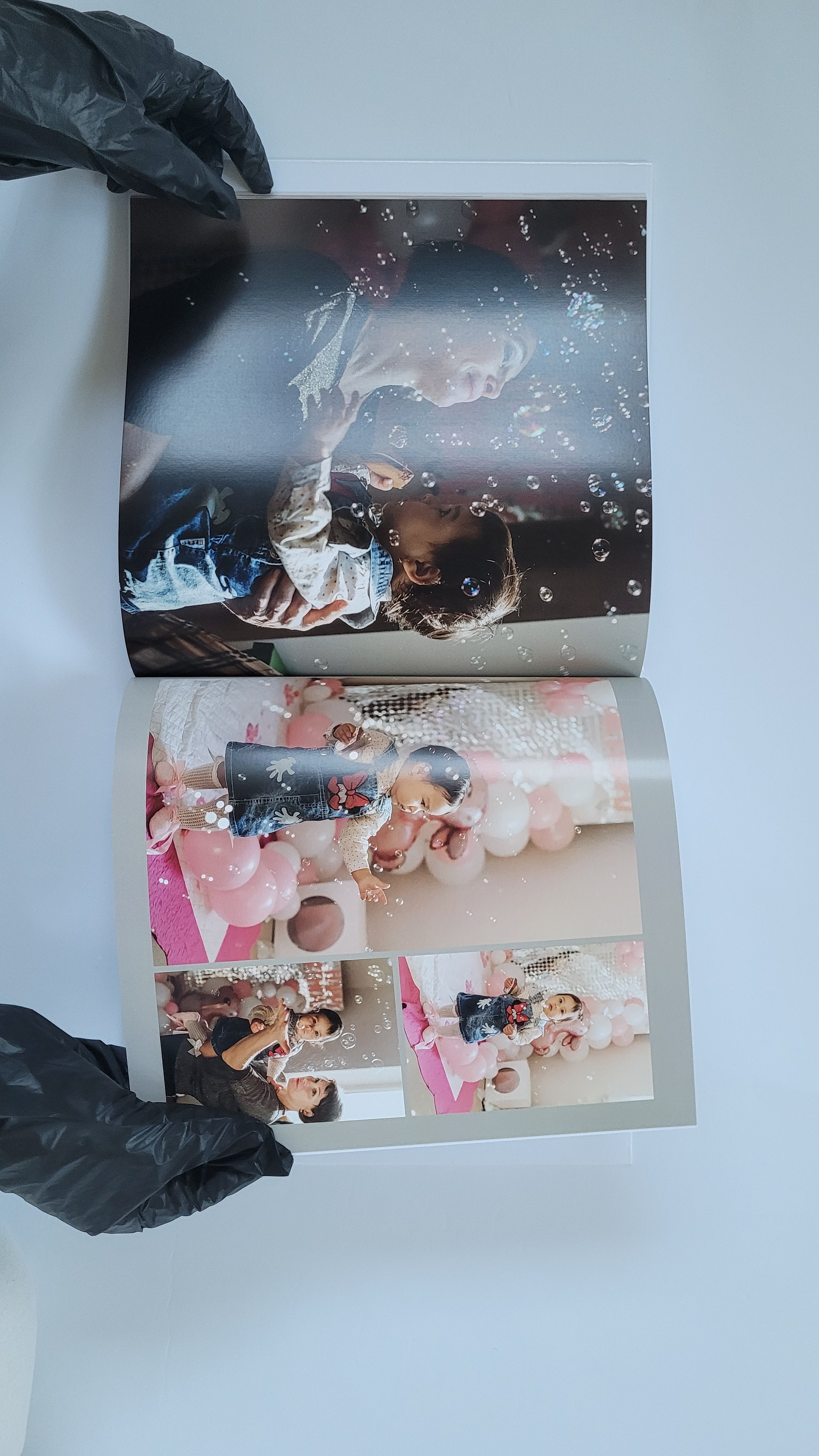 Книга на годик. Мягкие листы. Формат большой 25*25см. Фотограф Котова Валентина