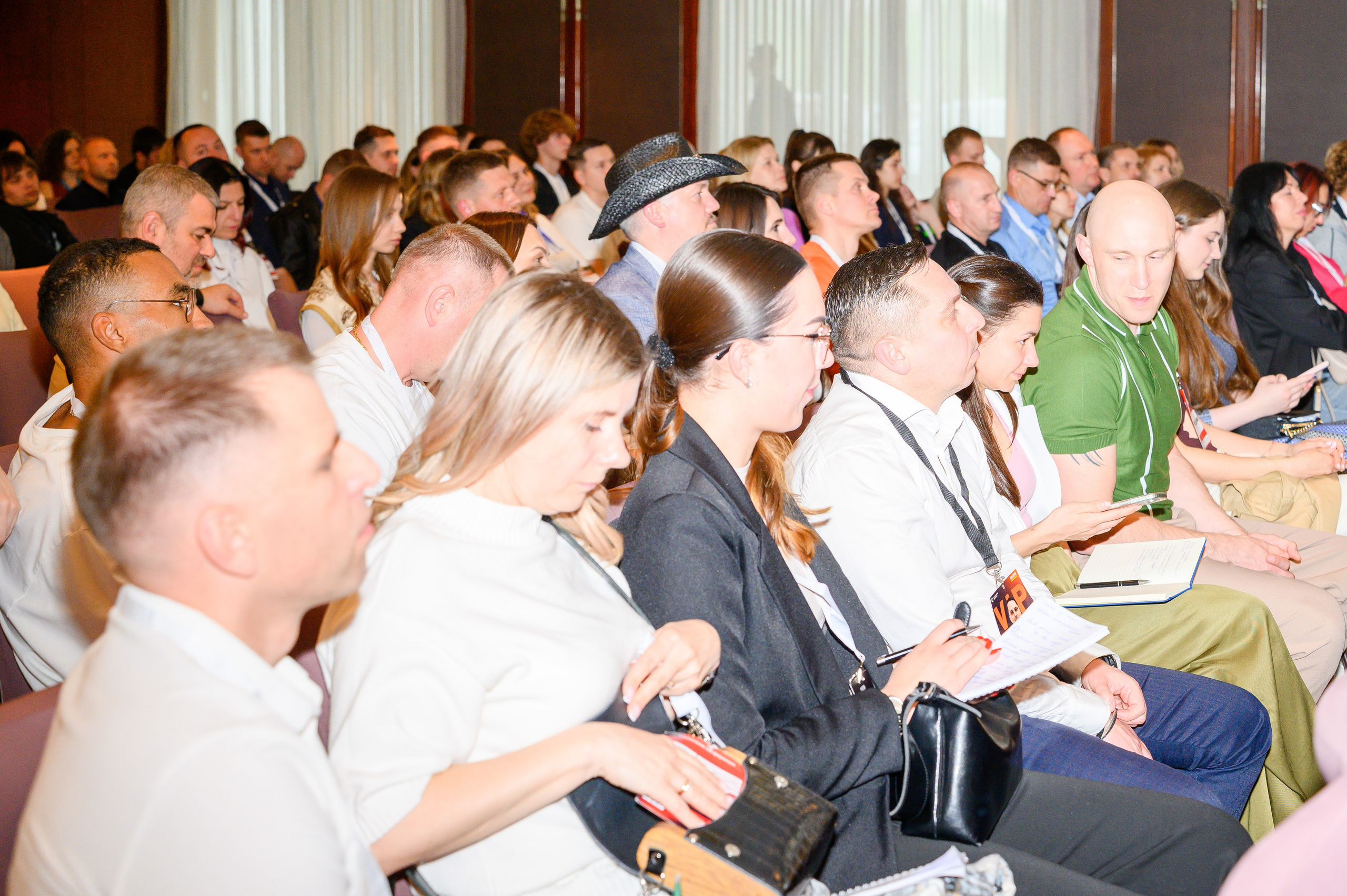 Репортажная съемка с открытия магазина. Фотоуслуги, услуги фотографа, фотографирование важных событий