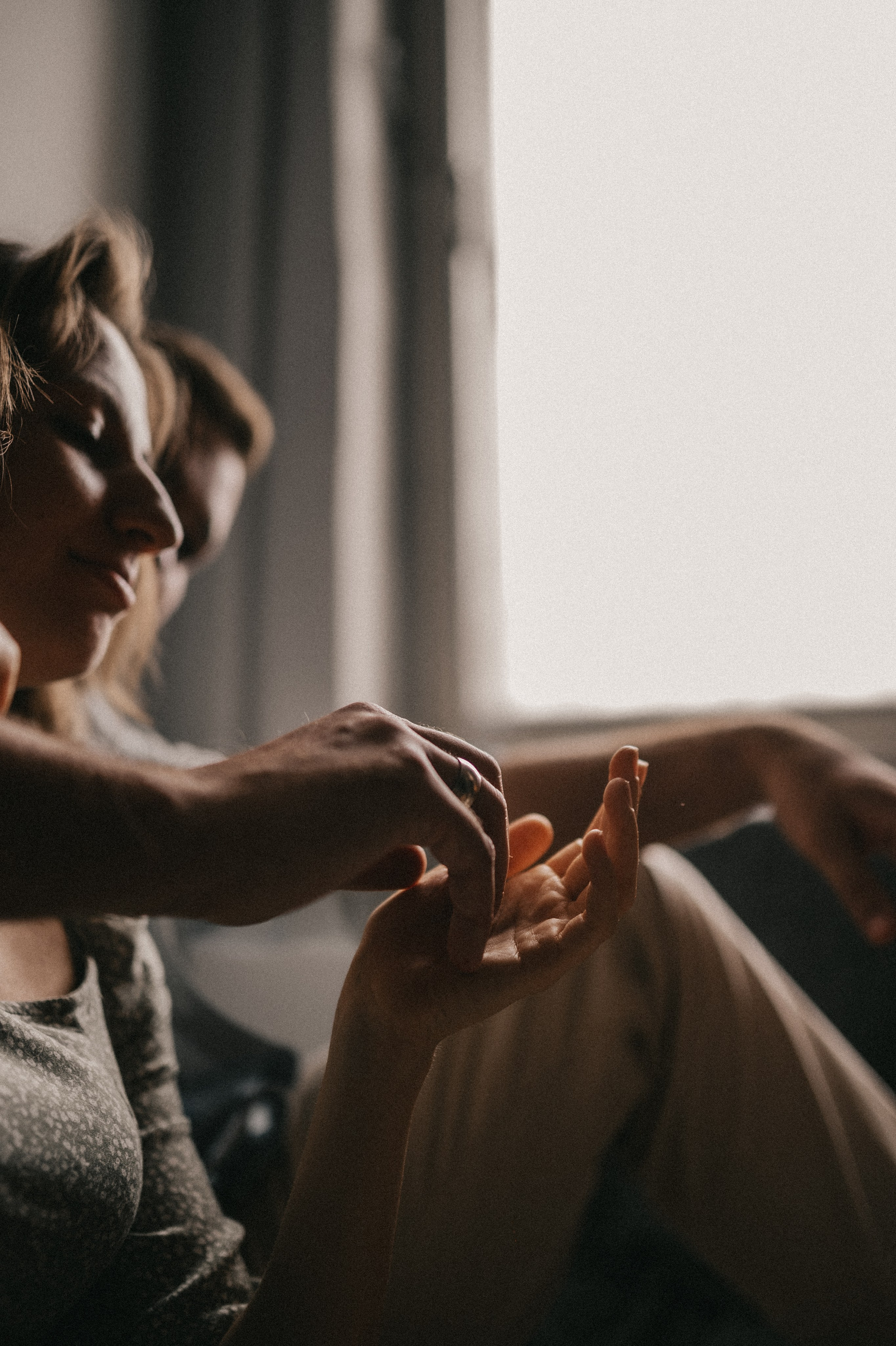 Лавстори в питерской студии. Семейный и свадебный lifestyle-фотограф в Москве Мария Петрова