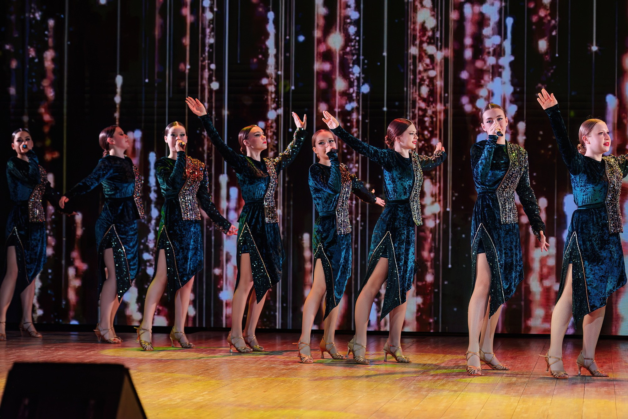 Отчетный концерт Образцового коллектива Алтая театра эстрадной песни «Созвездие». Свадебный и репортажный фотограф Никита Сницарев в Барнауле