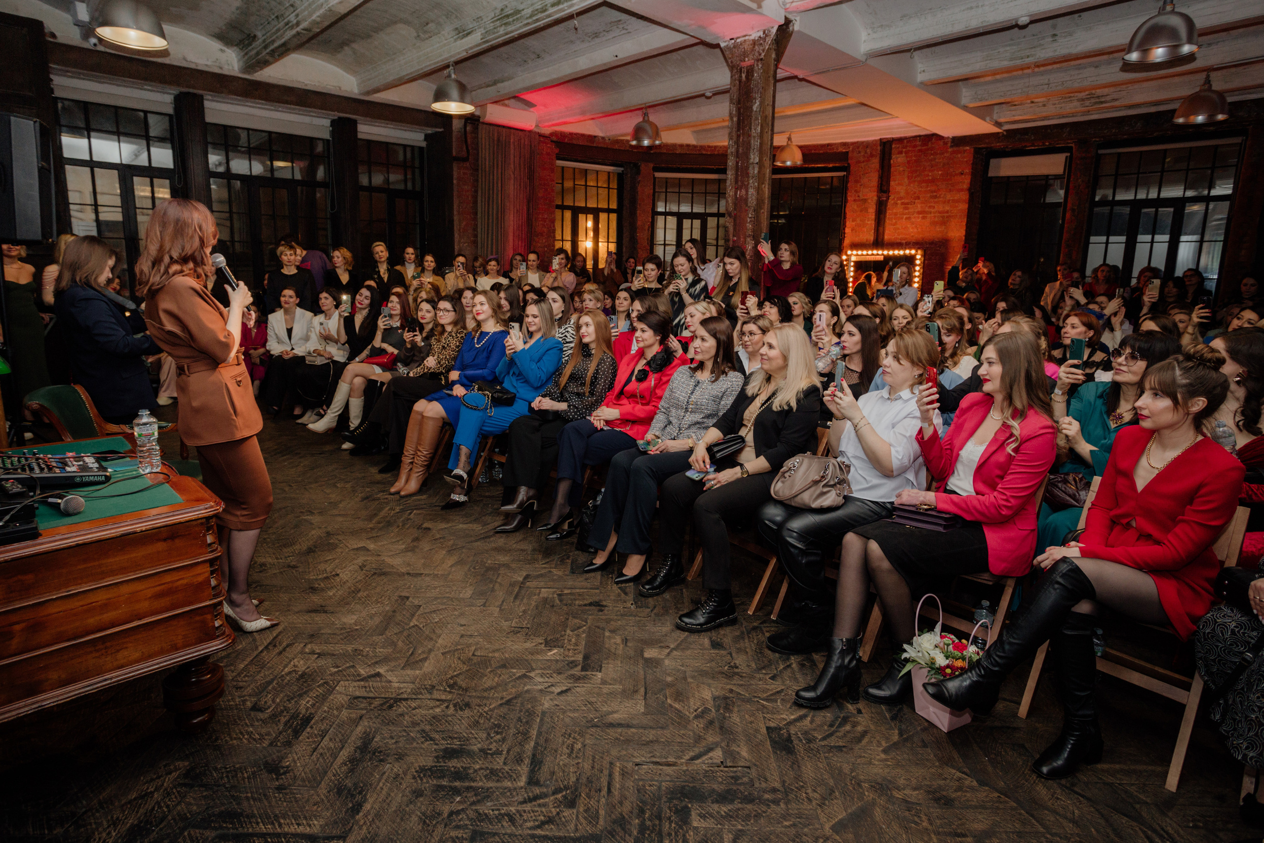 Выпускной Код Публичности. Деловая и Бизнес съемка в  Москве Инесса Грушко