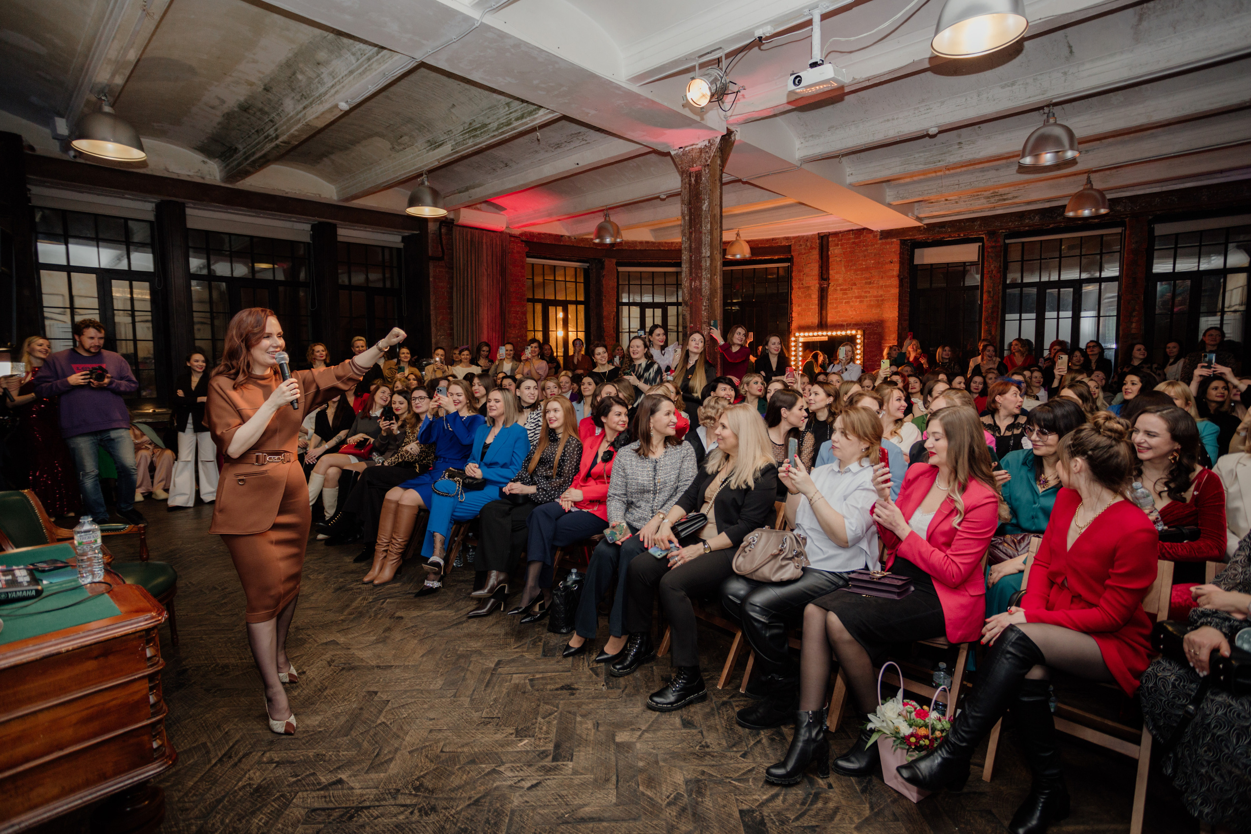 Выпускной Код Публичности. Деловая и Бизнес съемка в  Москве Инесса Грушко