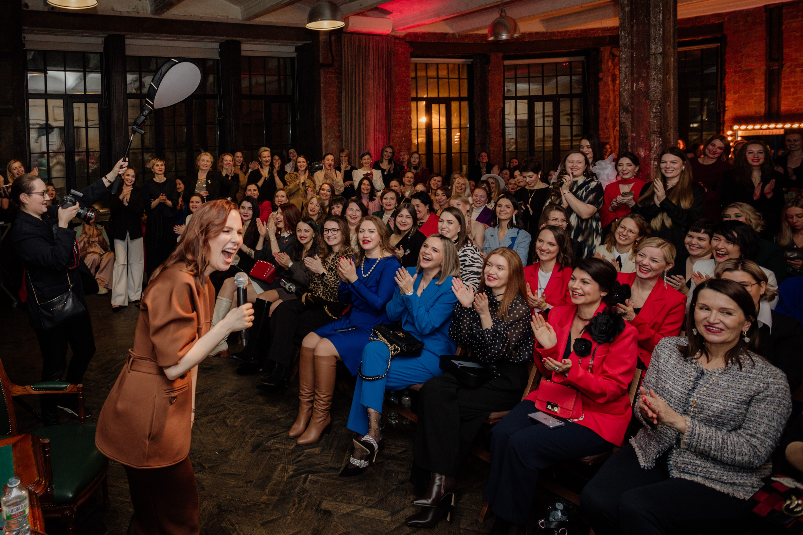 Выпускной Код Публичности. Деловая и Бизнес съемка в  Москве Инесса Грушко