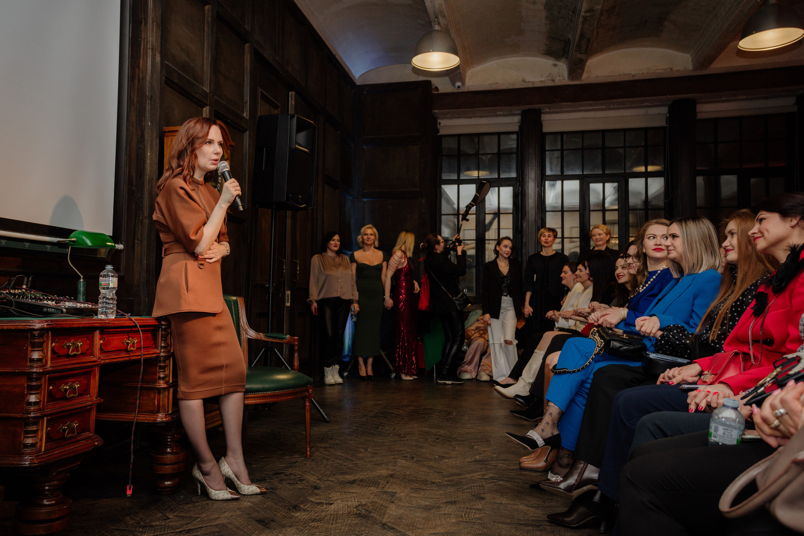 Выпускной Код Публичности. Деловая и Бизнес съемка в  Москве Инесса Грушко