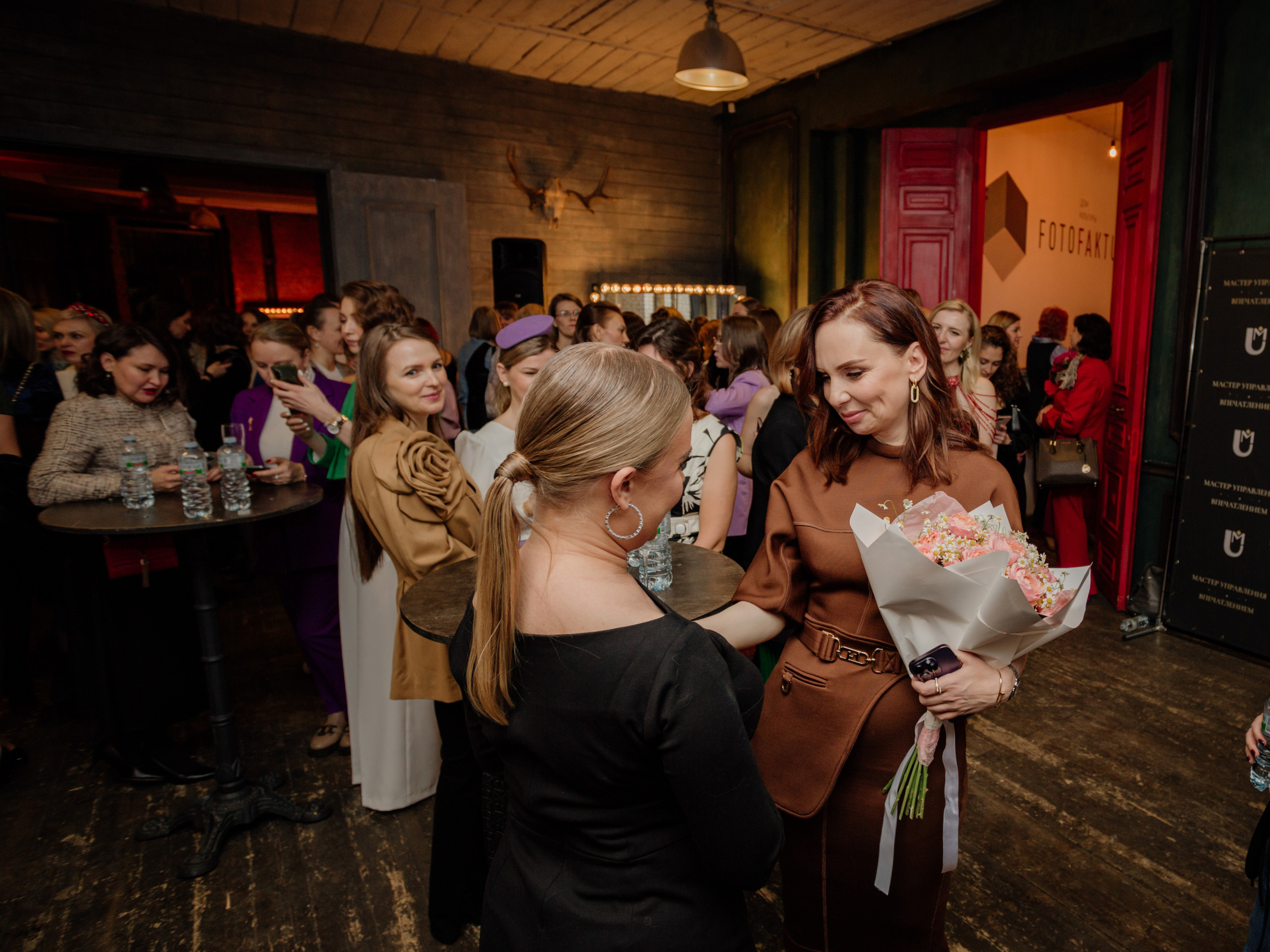 Выпускной Код Публичности. Деловая и Бизнес съемка в  Москве Инесса Грушко