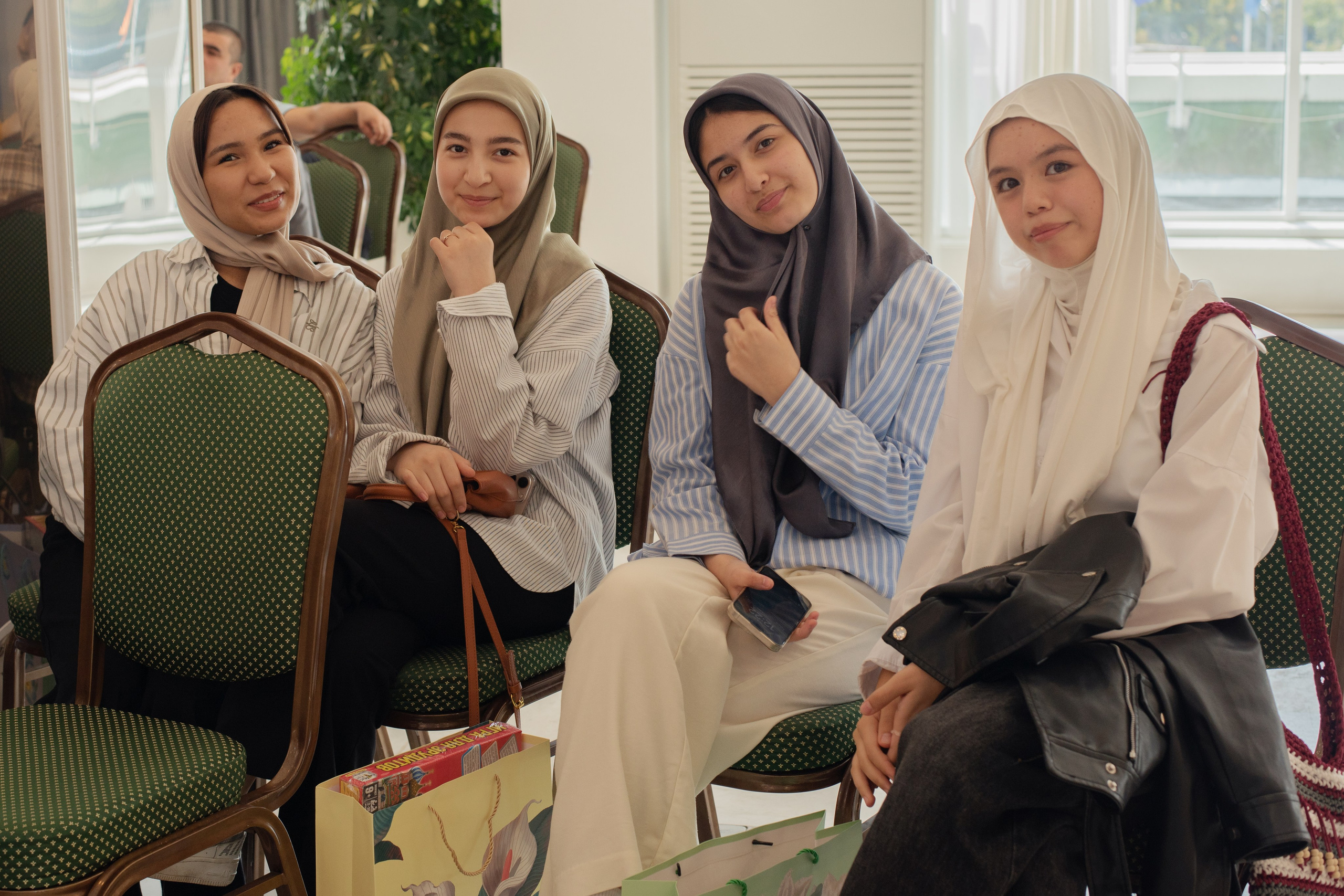 Выпускной в Евразийской женской гуманитарной академии. Лина Курочка — ваш фотограф