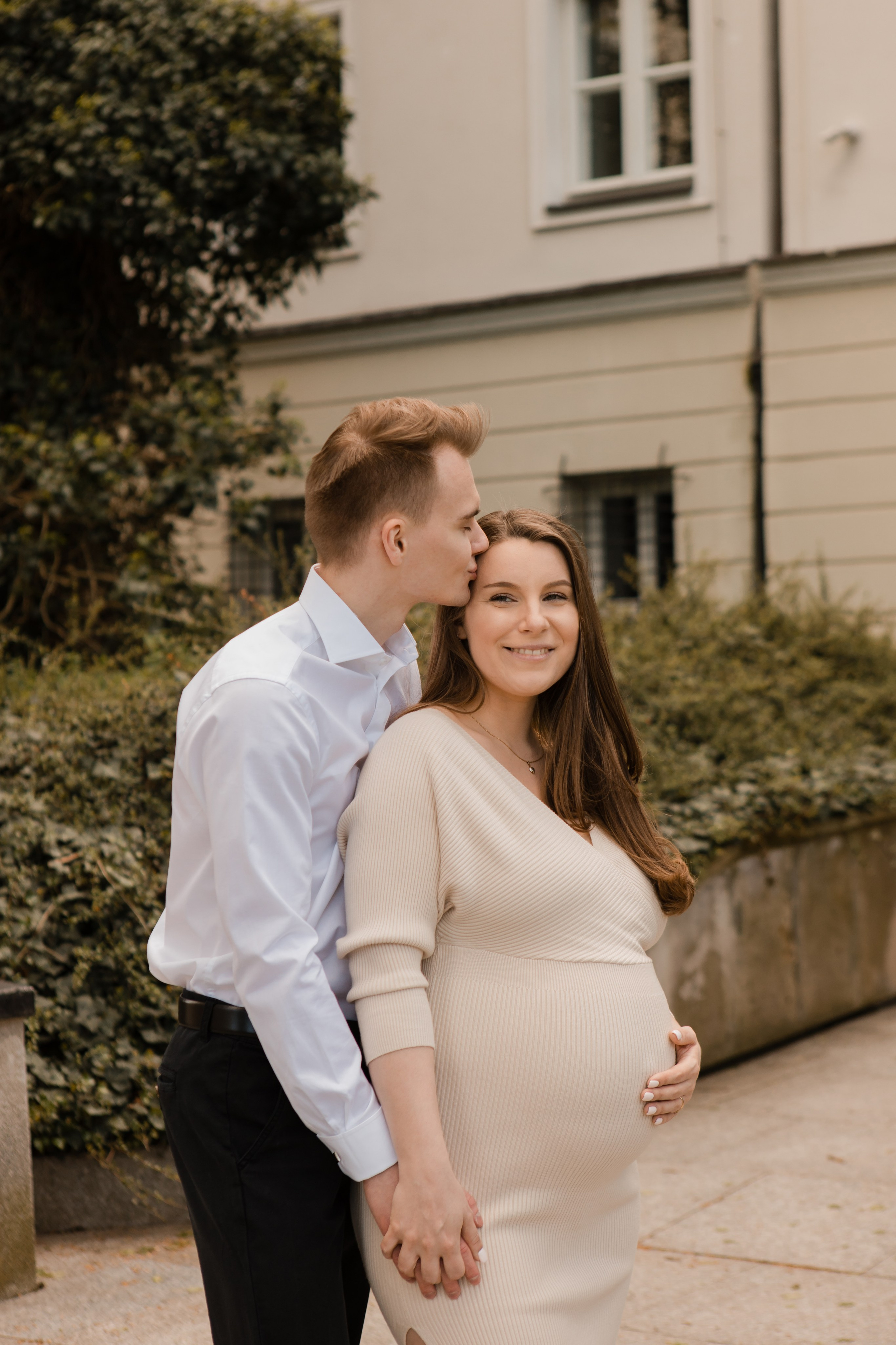 Семейная фотосессия Андрея и Марии. Видеосъемка и фотосъемка свадеб. Фотограф и оператор на свадьбу. Видеосъемка подкастов, собственная видео-фотостудии. Предметная фотосъемка