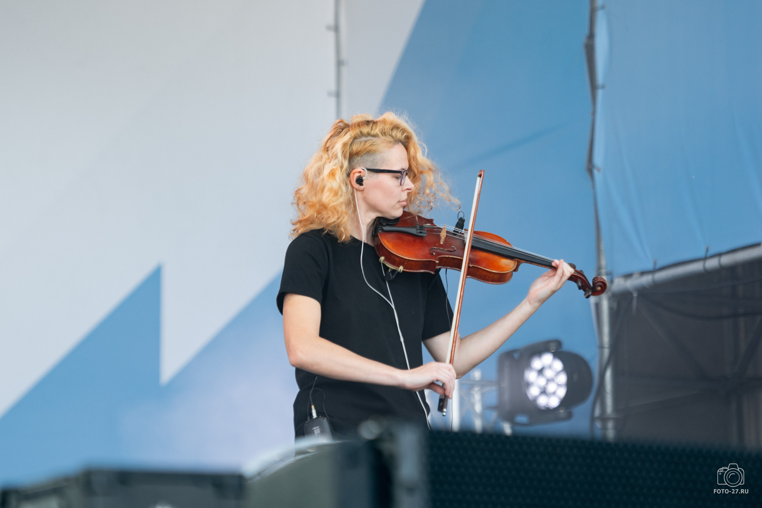 Антон Курдюмов фотограф в Хабаровске Рина Курдюмова фото27 foto27 Антон Дорофеев репортажный репортаж документалист Тони и Рина фотосоздатели ПаПаРоК Рок над Амуром 2024 фестиваль Хабаровск