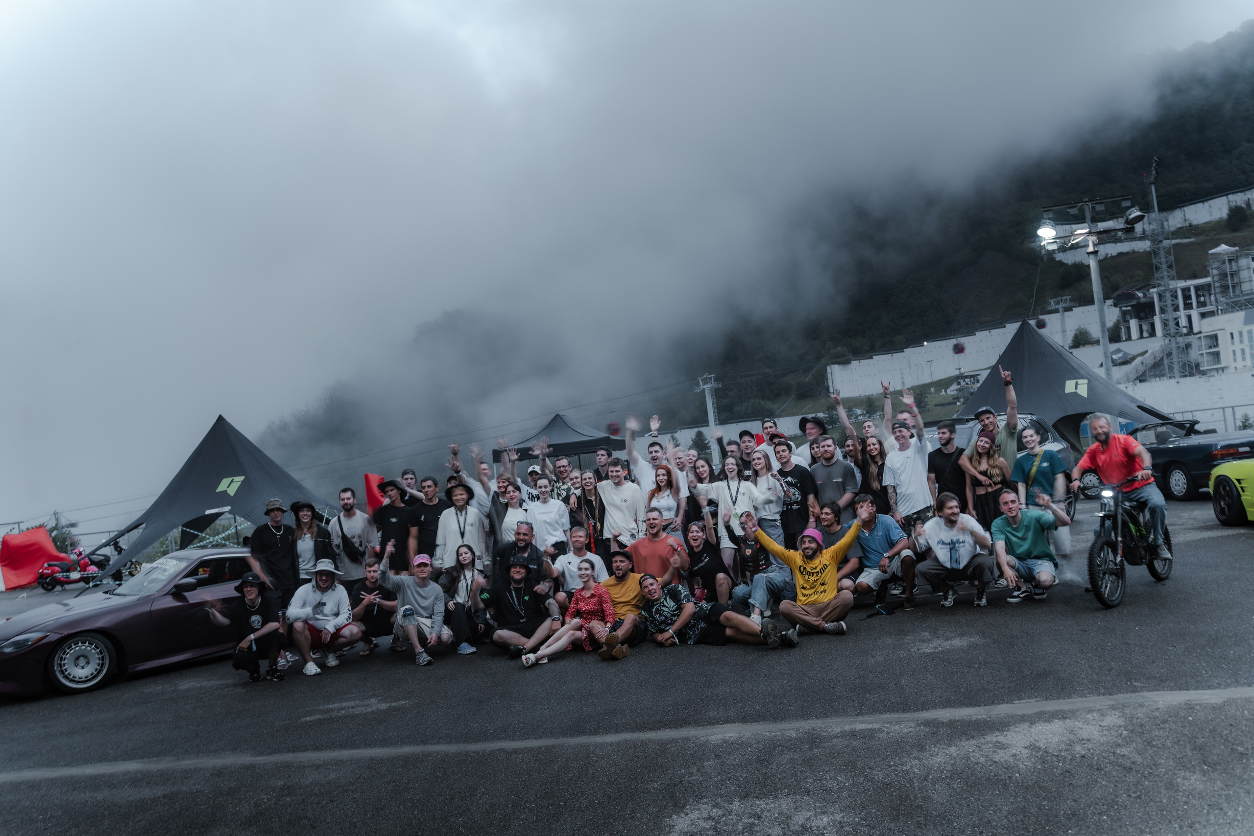 //GROUNDED2025. Автомобильный фотограф