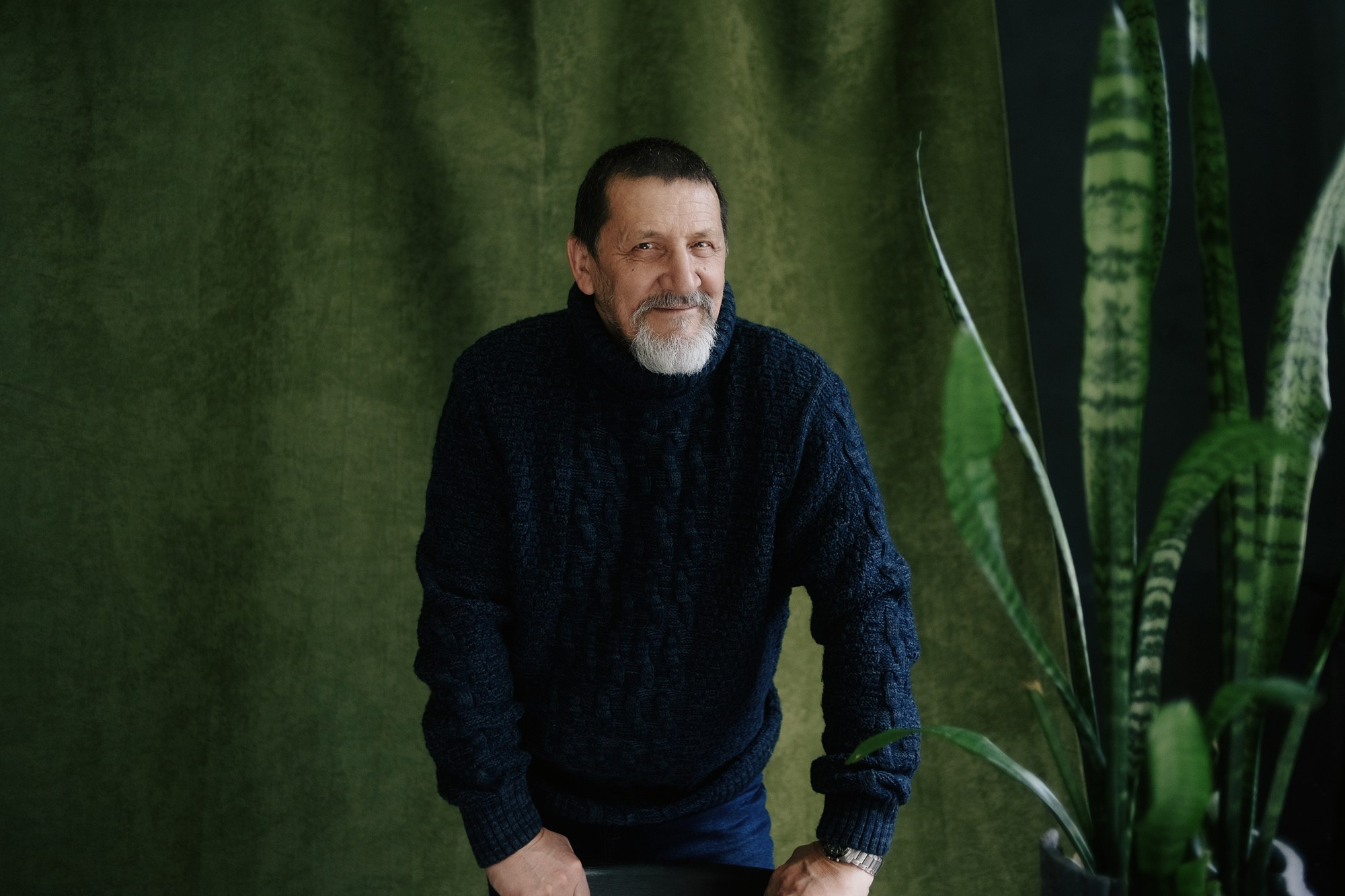 Фотосессия для папы в подарок: Мужской портрет в студии Тюмень. Портретный фотограф Тюмень Дарья Мустафина