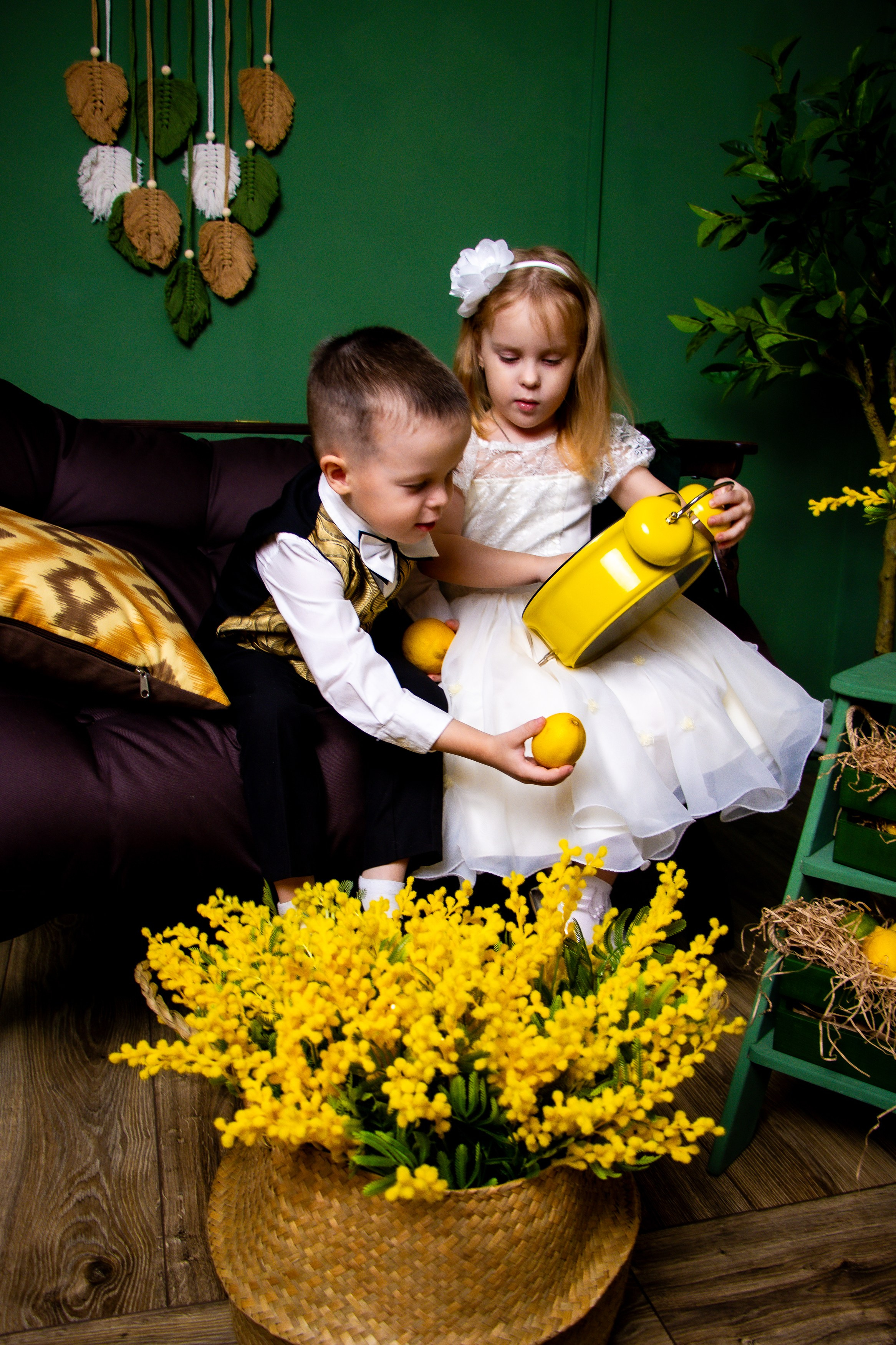 Семейная съемка с мимозой. Фотограф Татьяна Матрос