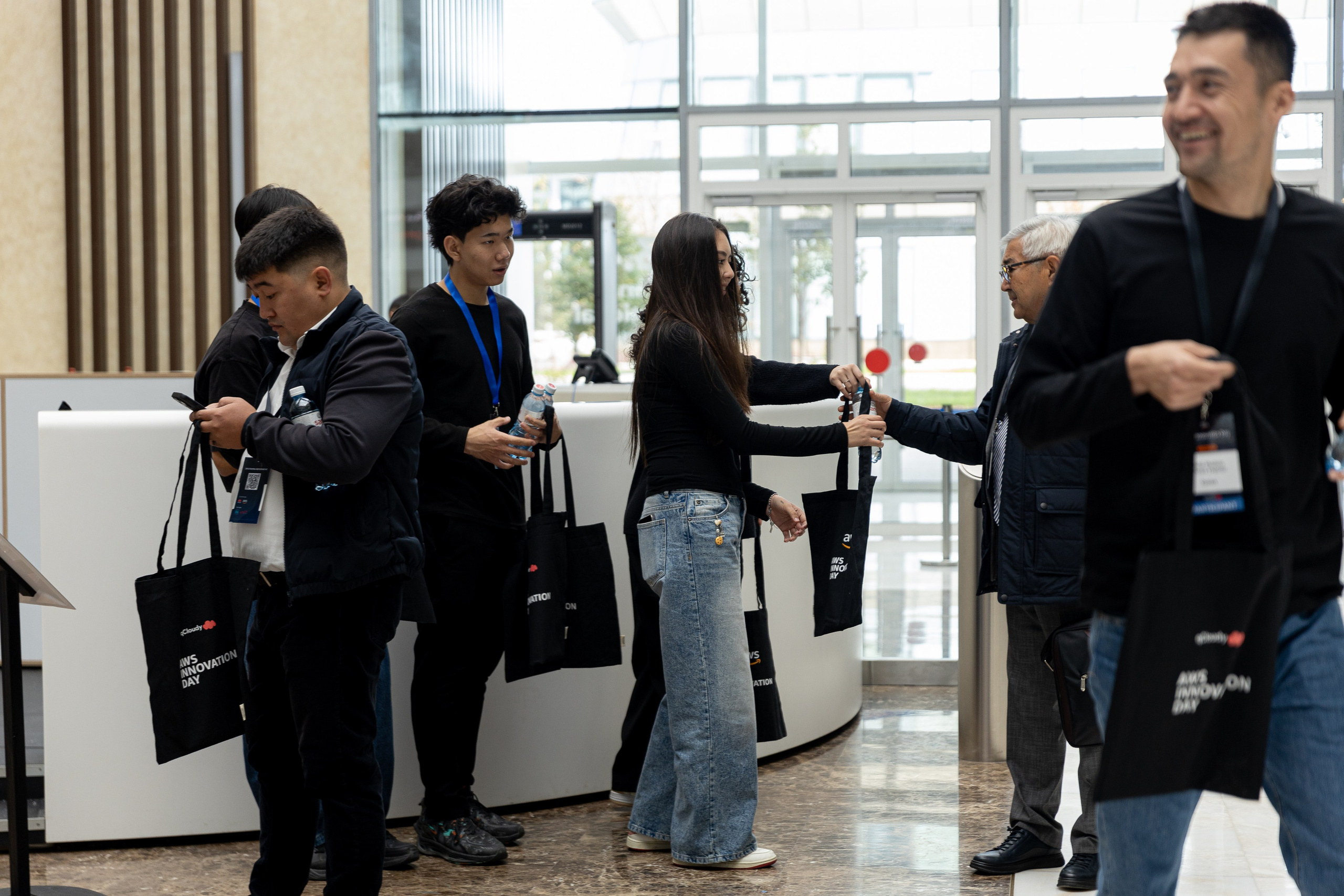 AWS INNOVATION DAY 2025. Портретный и репортажный фотограф в Астане Роман Григоров