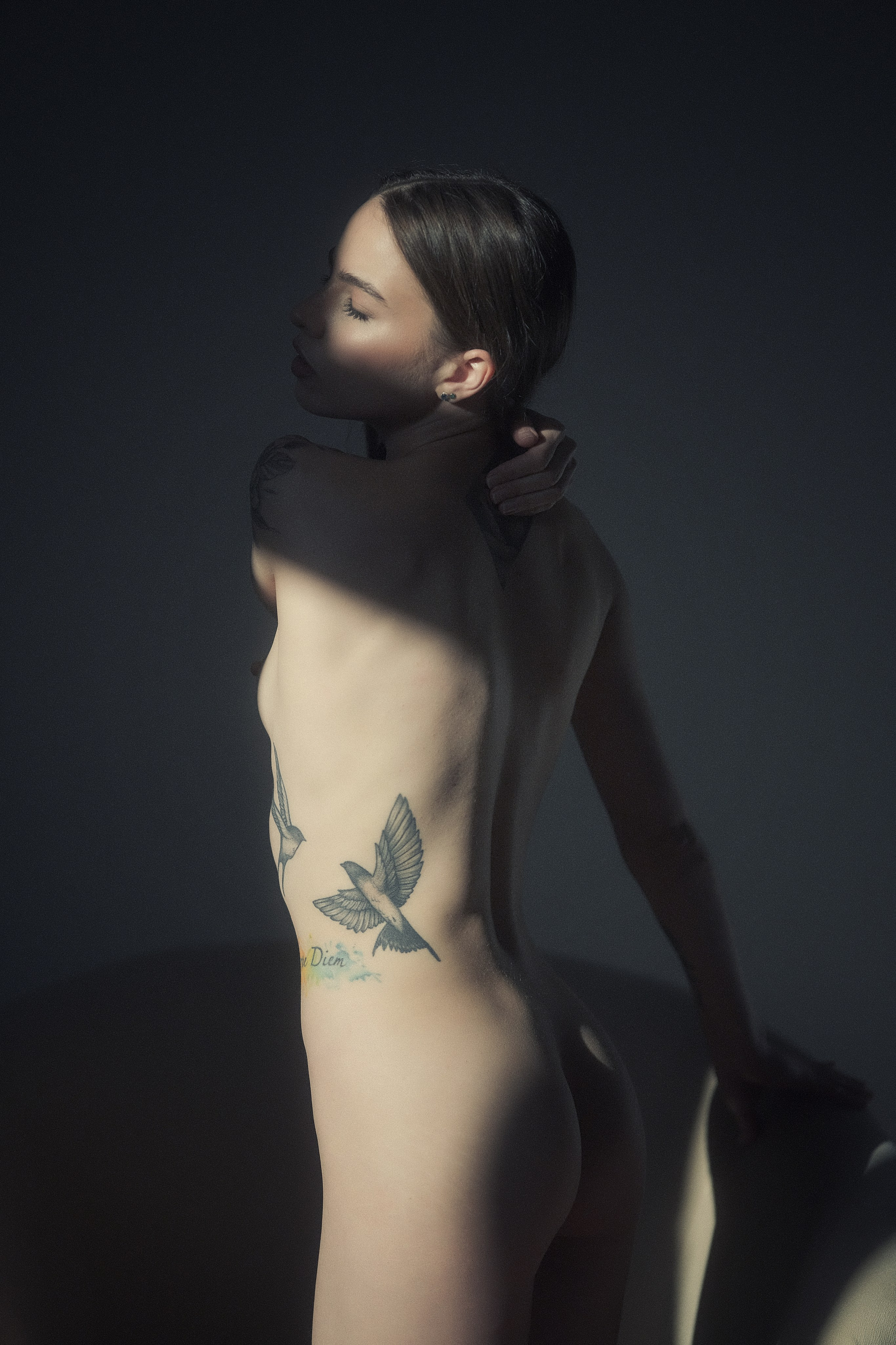 Фотограф Михаил Гуляев. Фотосессия в Новосибирске. Фотосессия ню в студии. Фотосессия ню на природе.