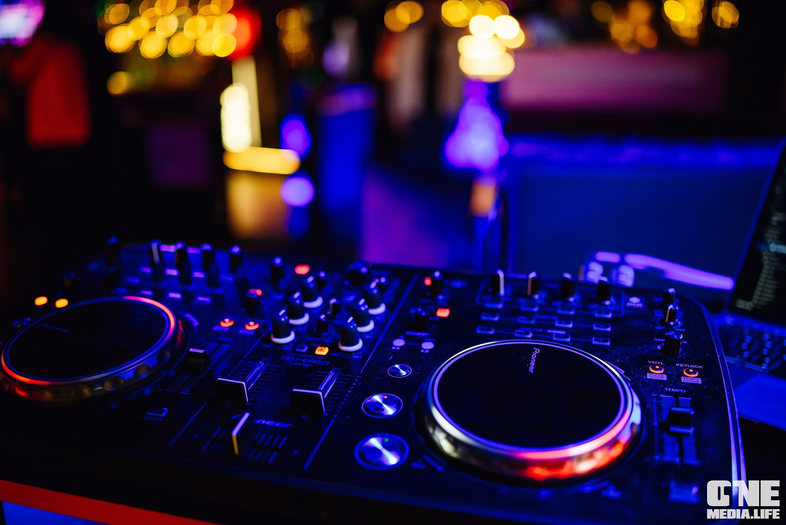 Christmas Karaoke Show в Эйфории. Часть 2. One Media Life: фоторепортажи, фотоотчеты с мероприятий и заведений