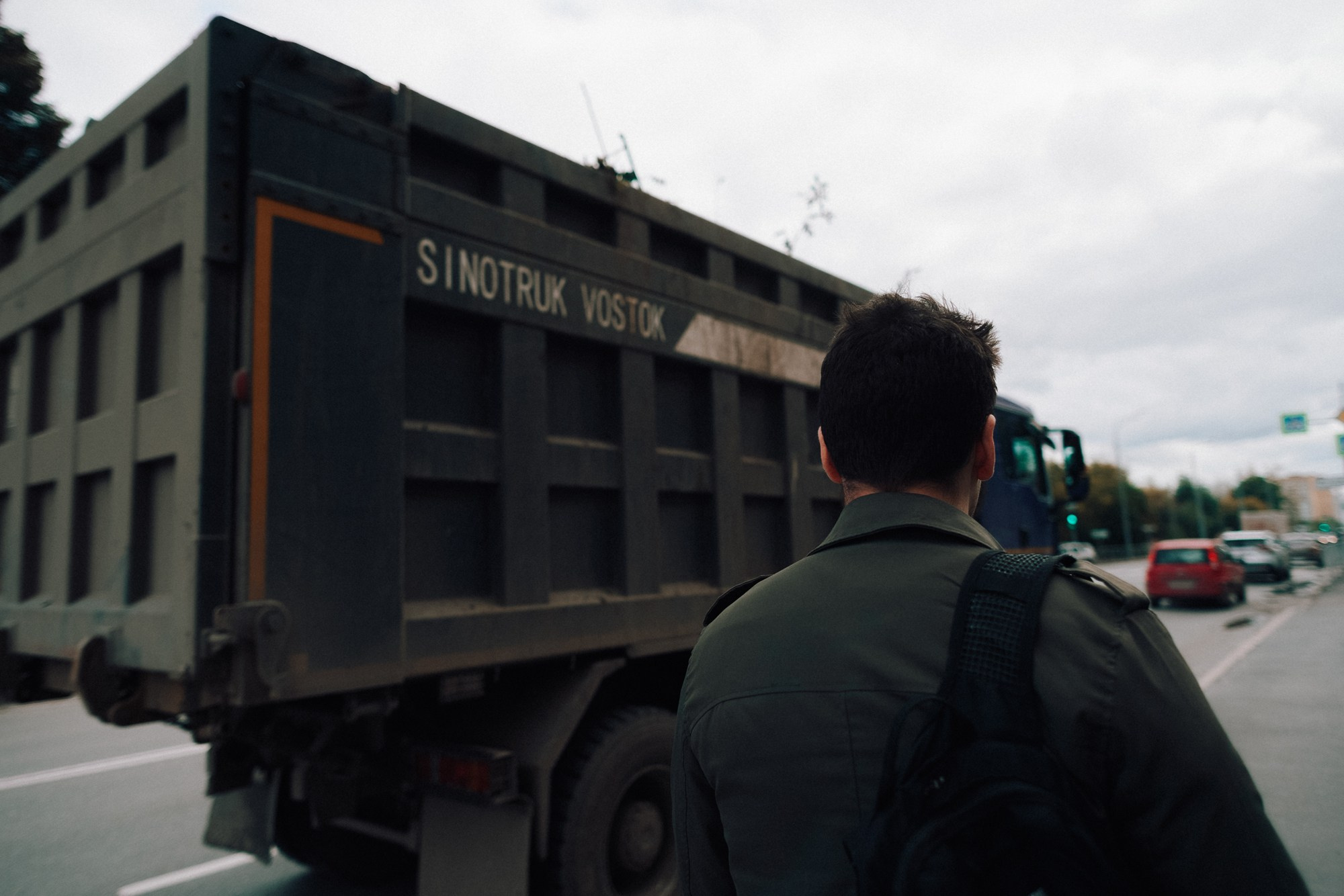 Фотограф Тюмень Дарья Мустафина — Мужская фотосессия на улицах Тюмени. Портретный фотограф Тюмень Дарья Мустафина