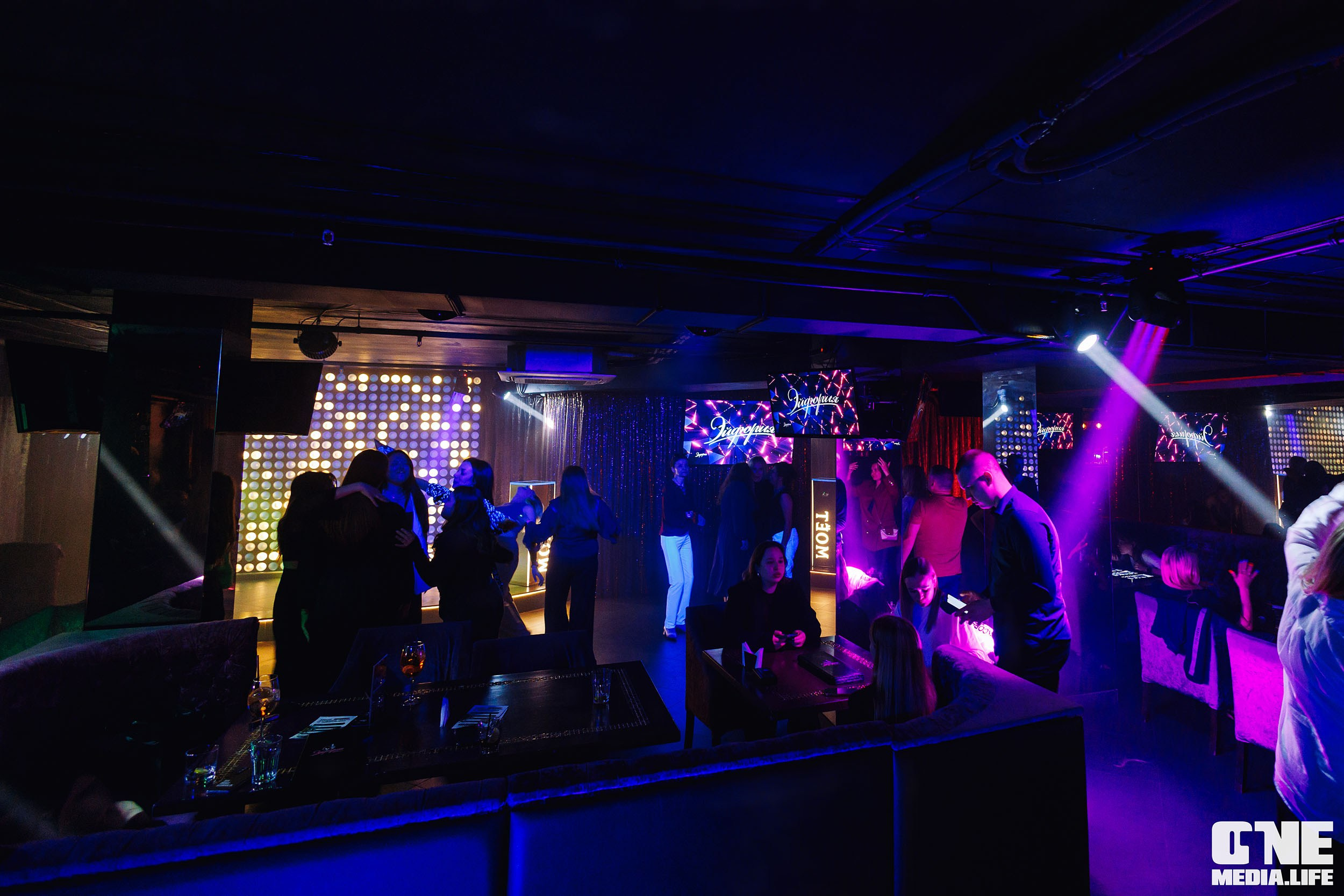 Фоторепортаж из караоке-клуба Эйфория. One Media Life: фоторепортажи, фотоотчеты с мероприятий и заведений