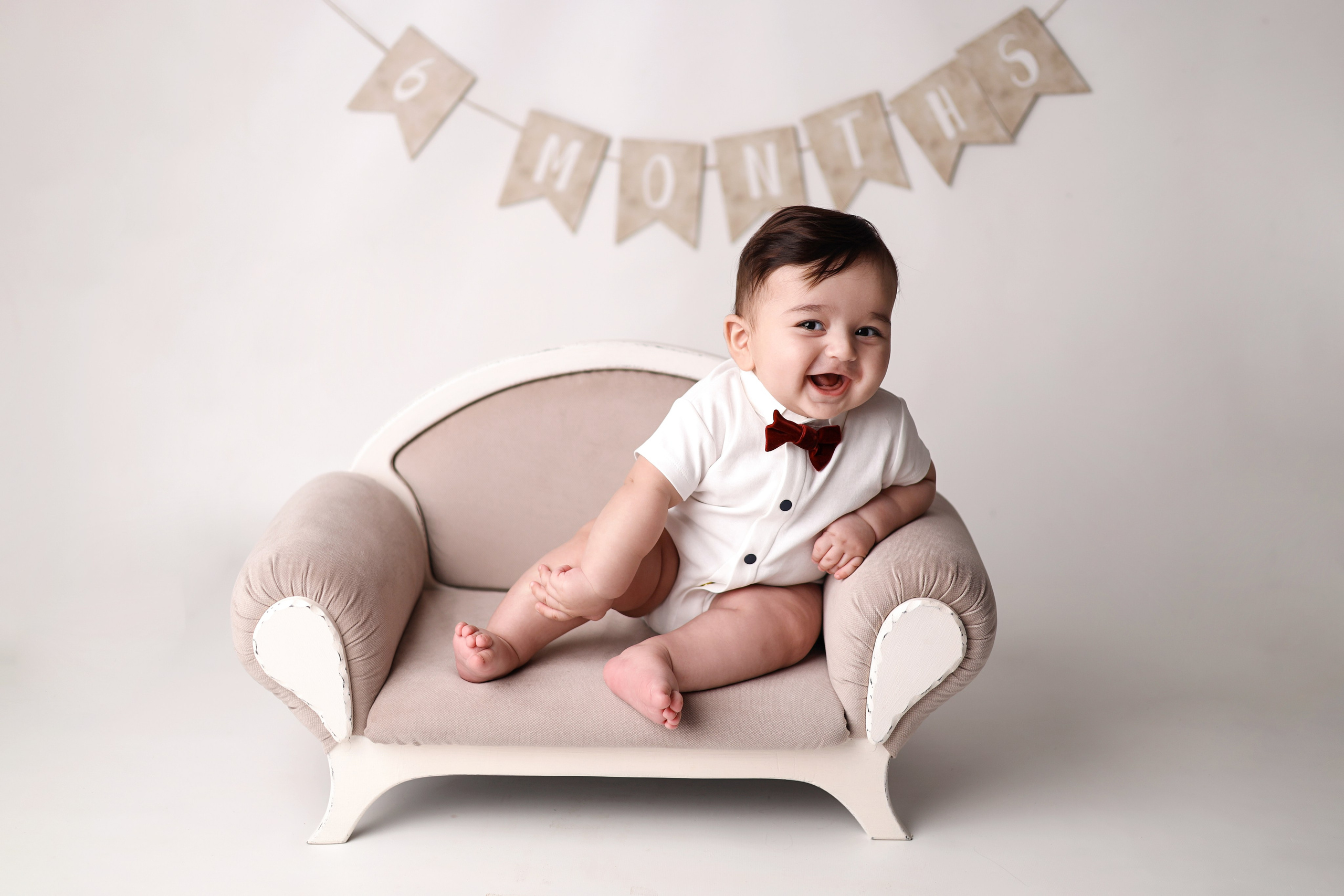 Азнавуру 6 месяцев. Фотограф новорожденных Москва. Ньюборн фотограф Москва