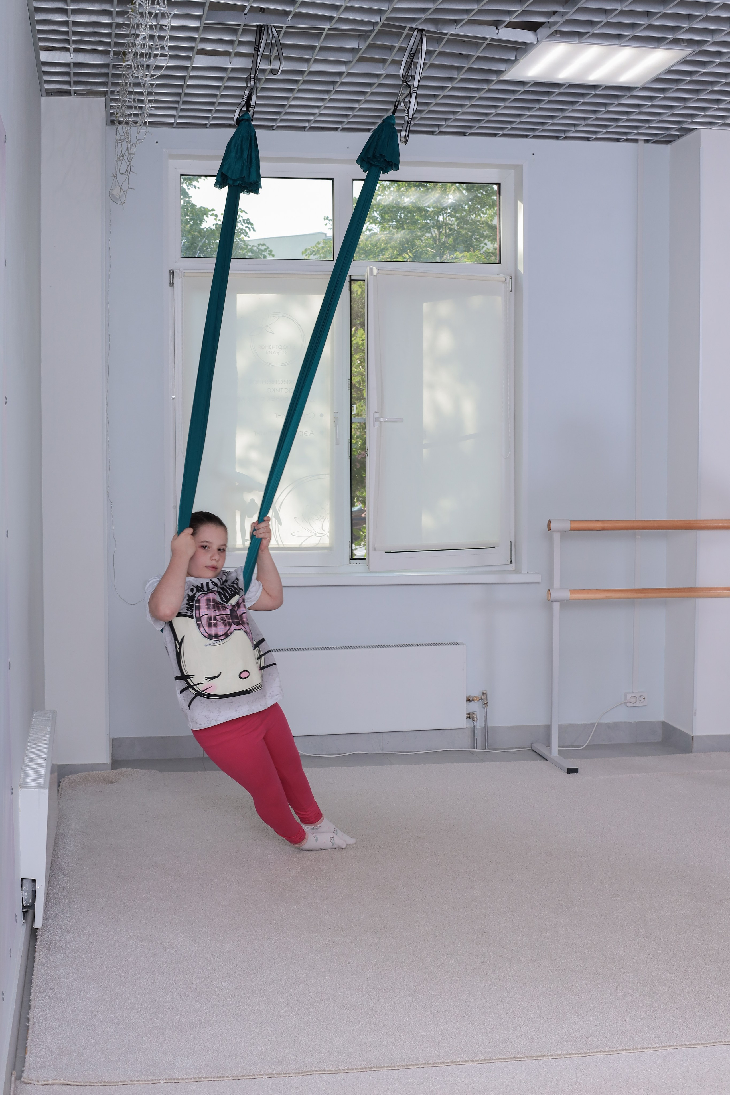 Детская аэройога. Фотограф Надршина Лилия