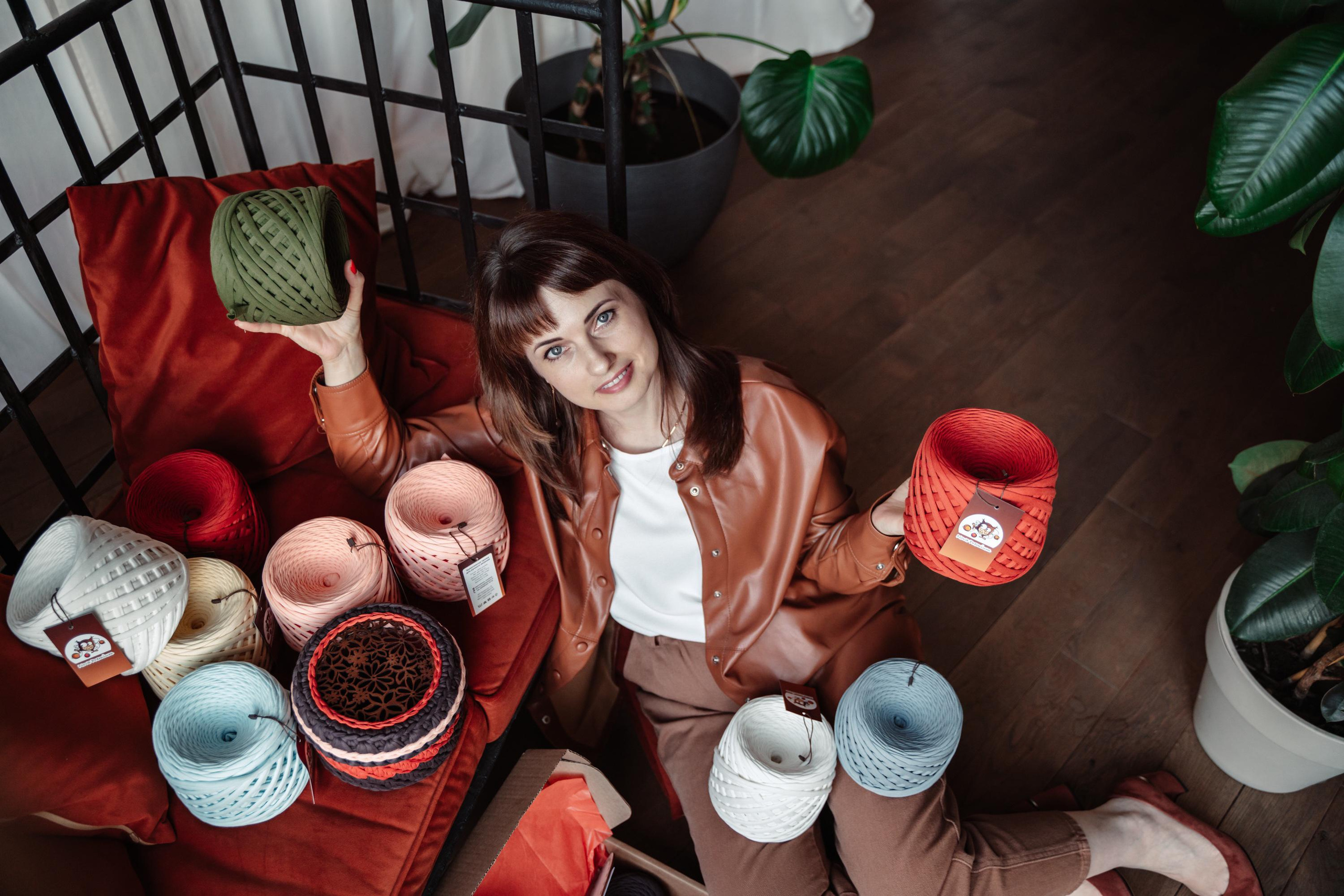 Светлана. Производство трикотажной пряжи, продажа наборов для творчества. Семейный и бренд фотограф
