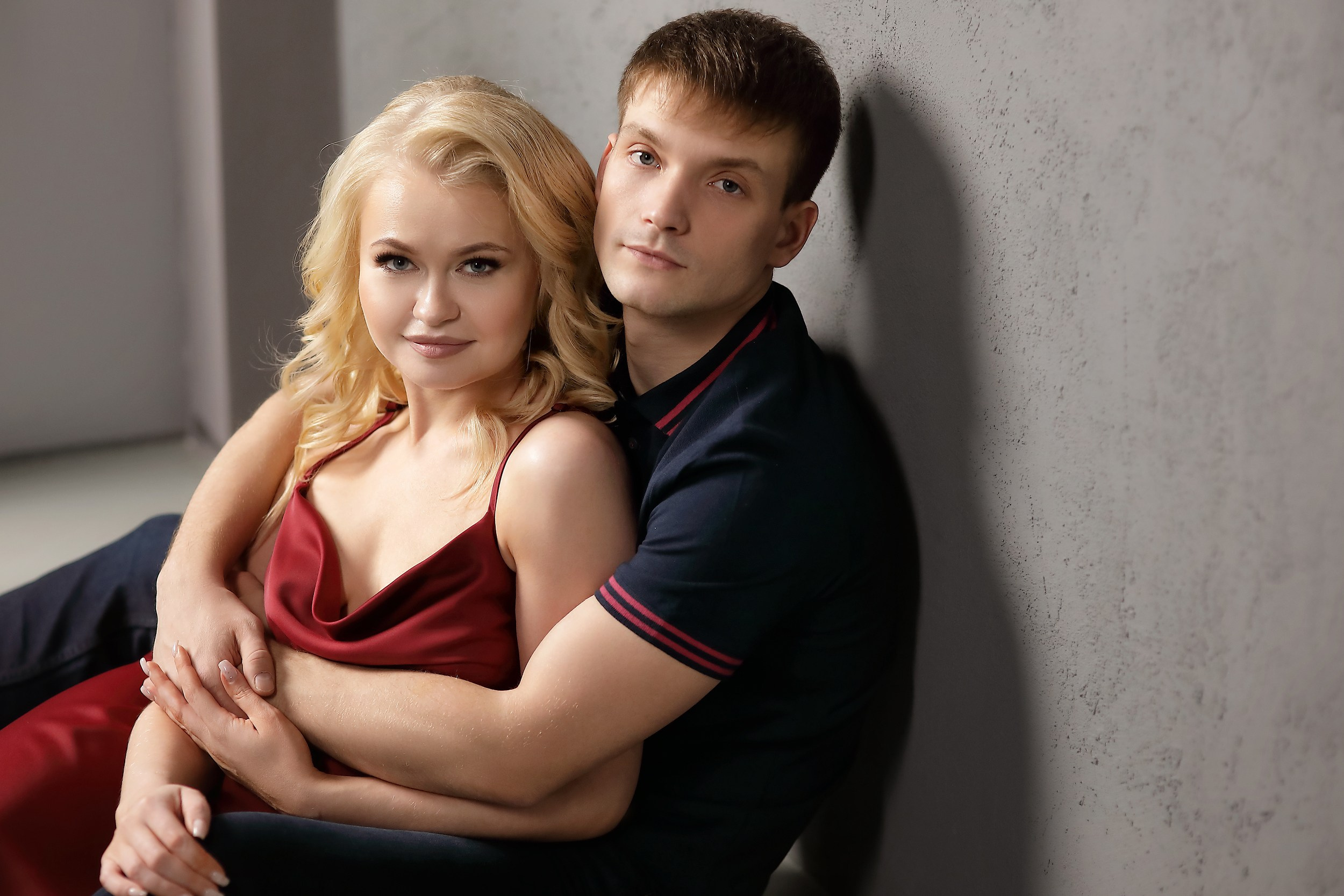 Влюблённая пара и новогодний минимализм. Свадебный и семейный фотограф и видеограф в Екатеринбурге Полянские Тимур и Анастасия