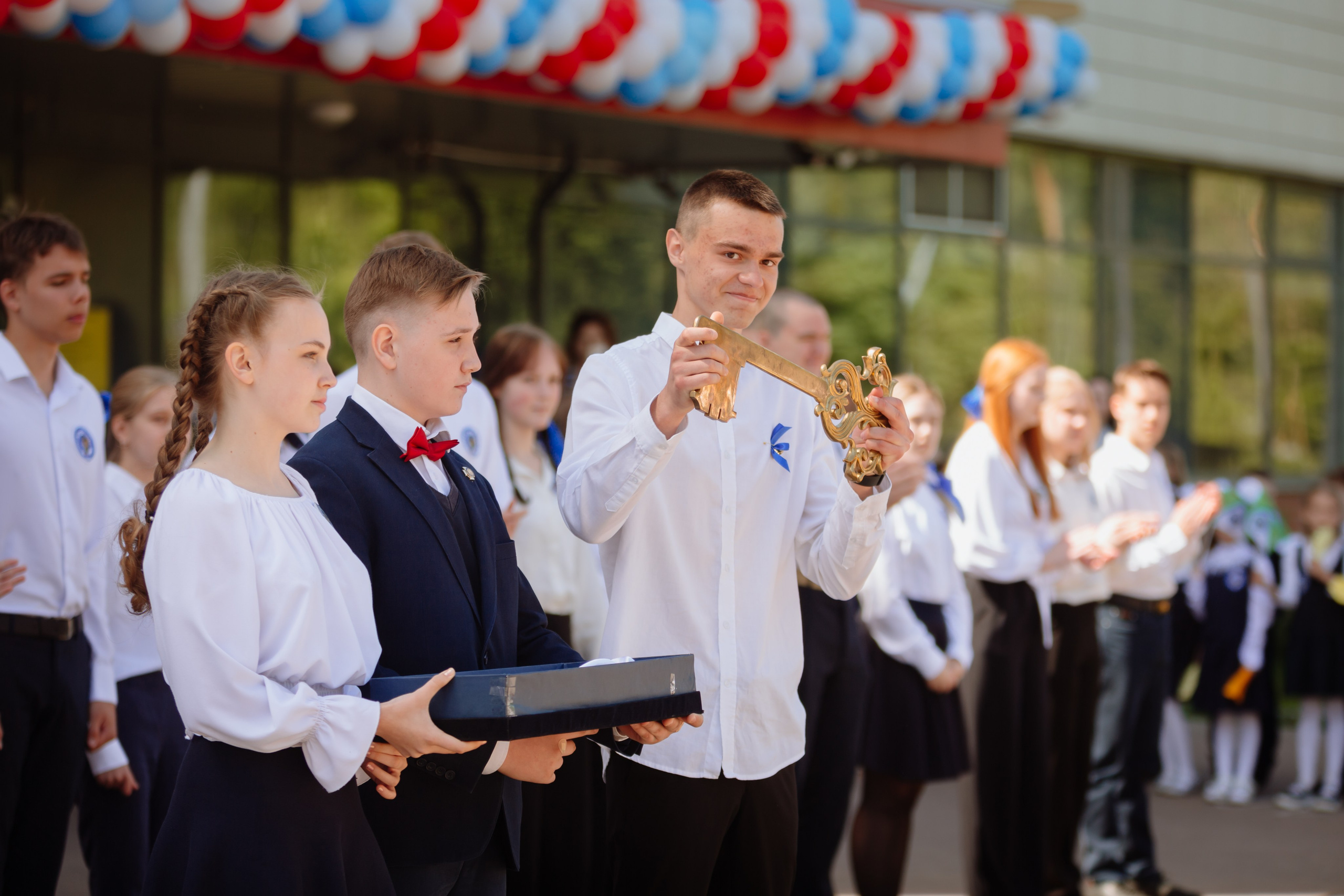 Последний звонок 2024 (2 часа фотосъемки). Профессиональный фотограф Надежда Антонова