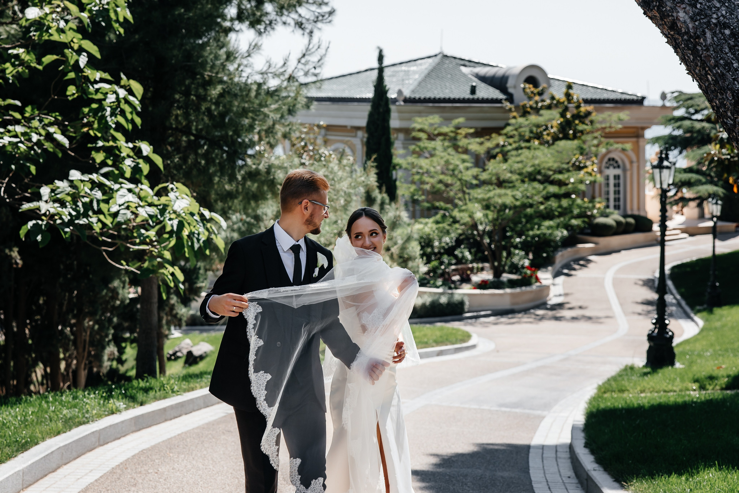 Анонс свадьбы Иры и Никиты. Прогулка в отеле Крымский Бриз. Свадебный фотограф в Крыму и Севастополе Ольга Баскакова