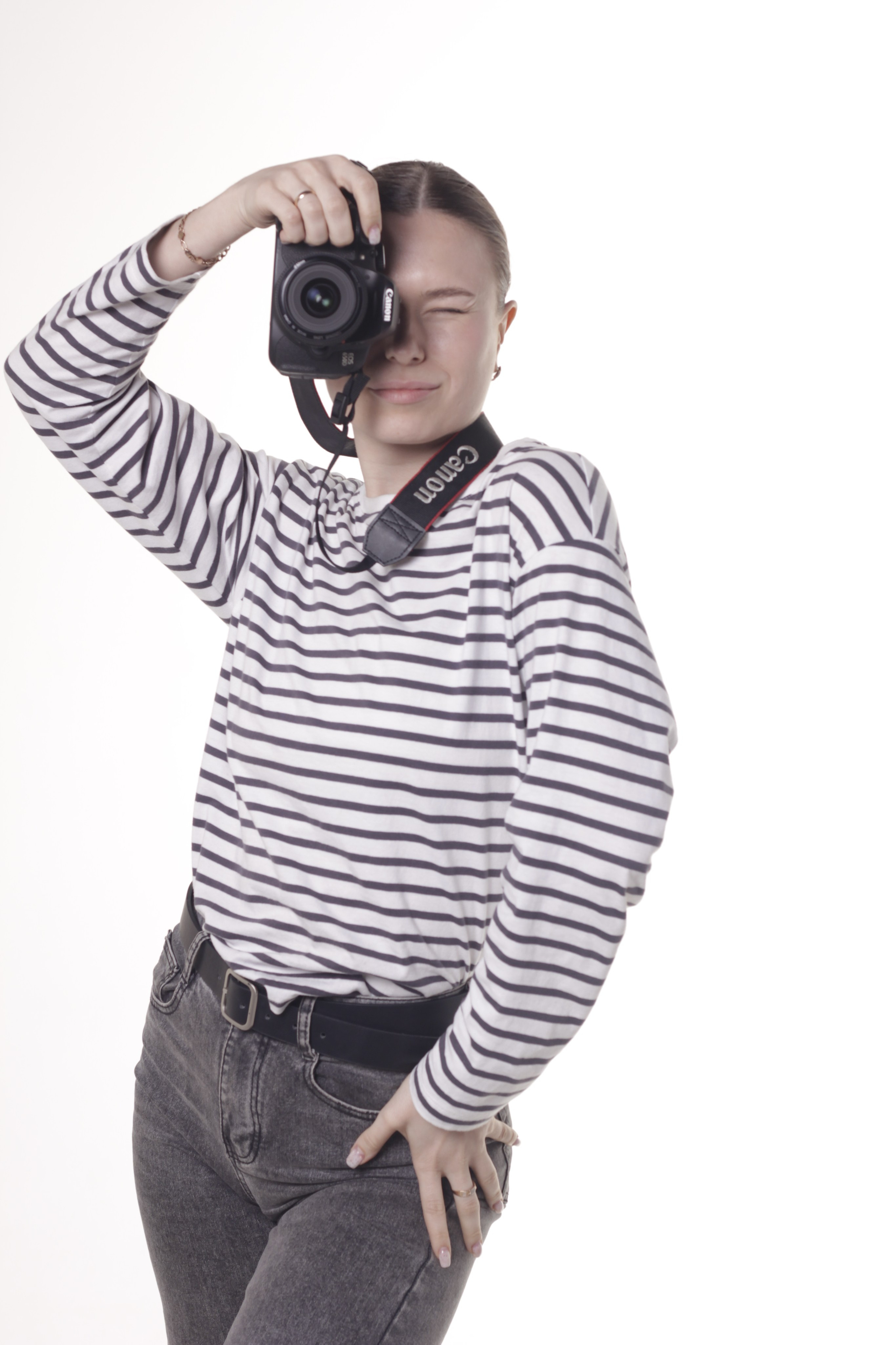 Полина с фотоаппаратом. Портретный фотограф в Москве и Московской области Гнутиков Сергей