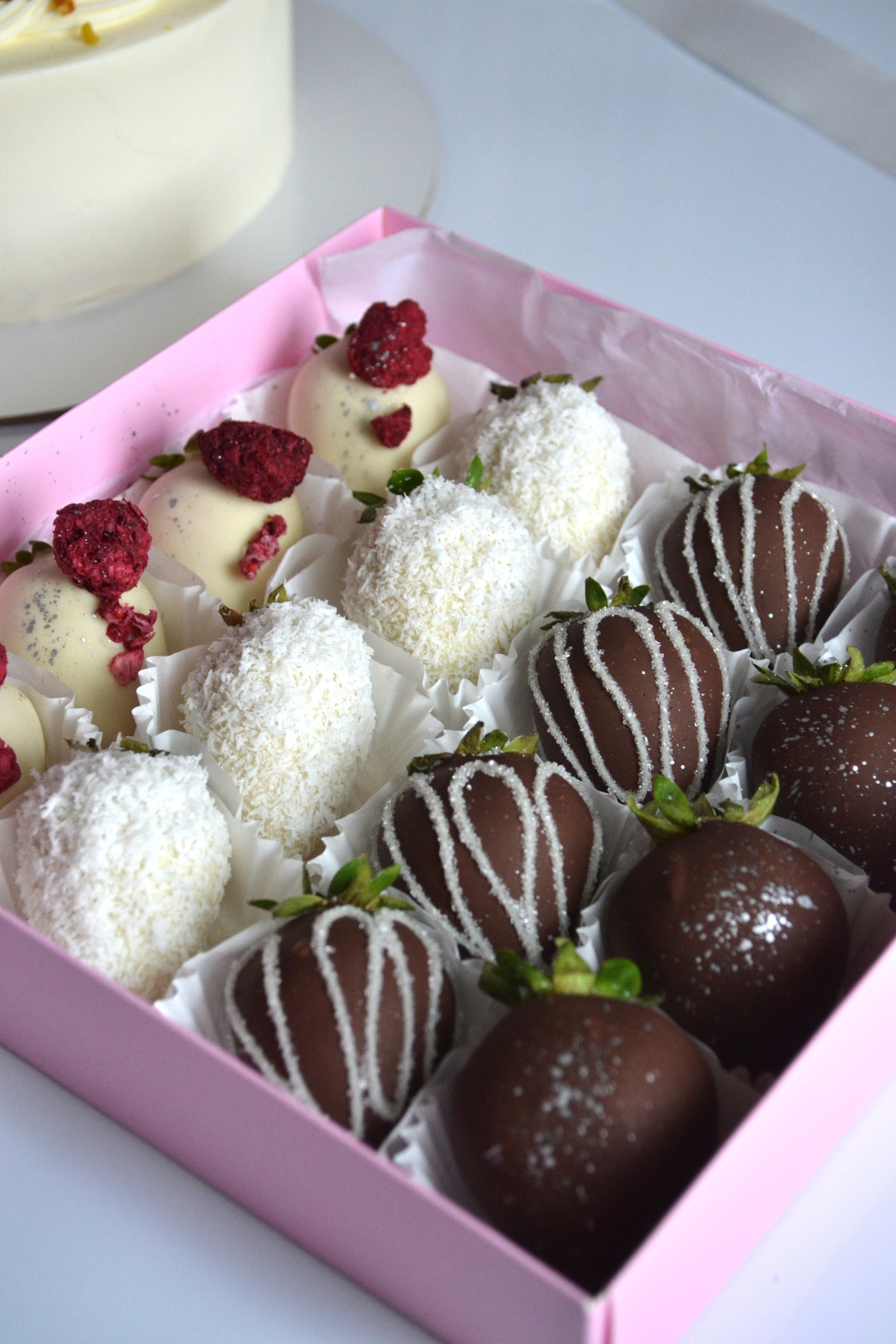 Клубника в шоколаде. Семейная кондитерская. Торты и десерты на заказ в Москве и области