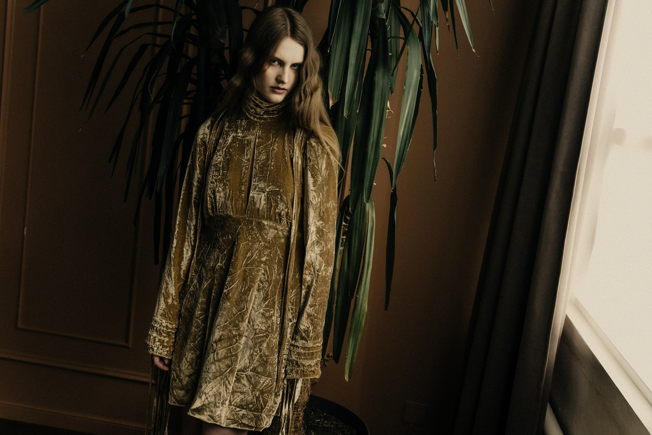 ZO: FLORA. TUTSARKIS — Art Director | Stylist | Photographer