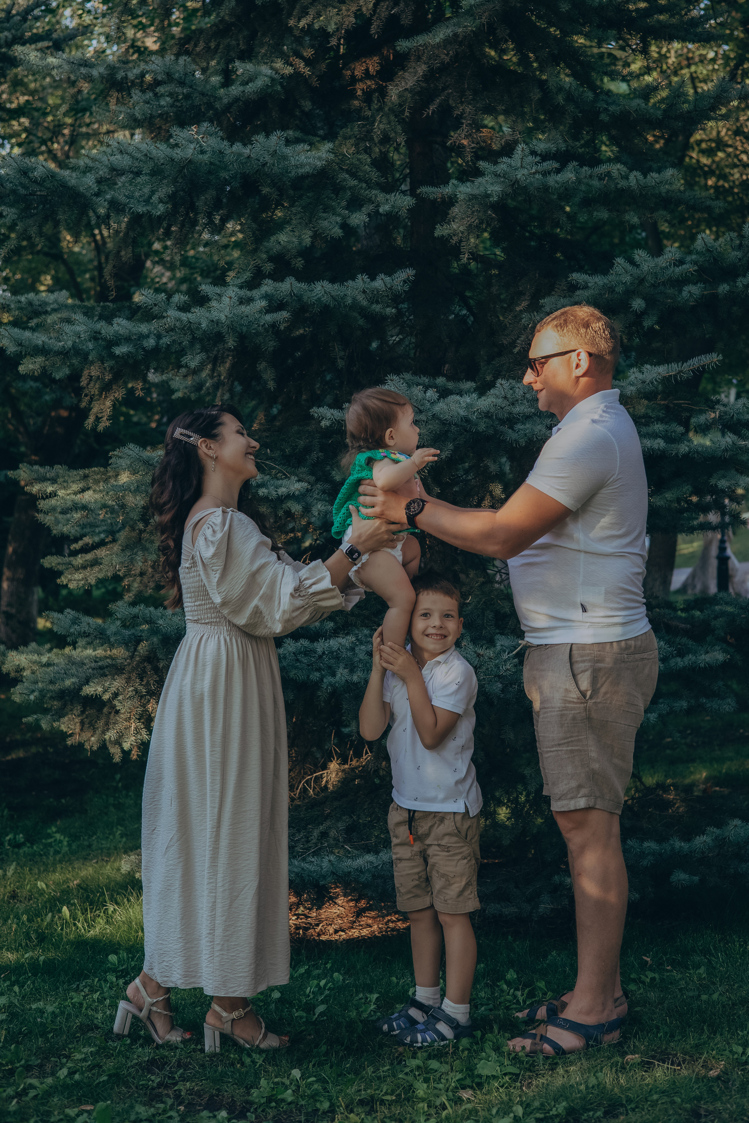 Алексей, Алена, Андрей и Василиса. Семейный фотограф в Сочи Любовь Переседова