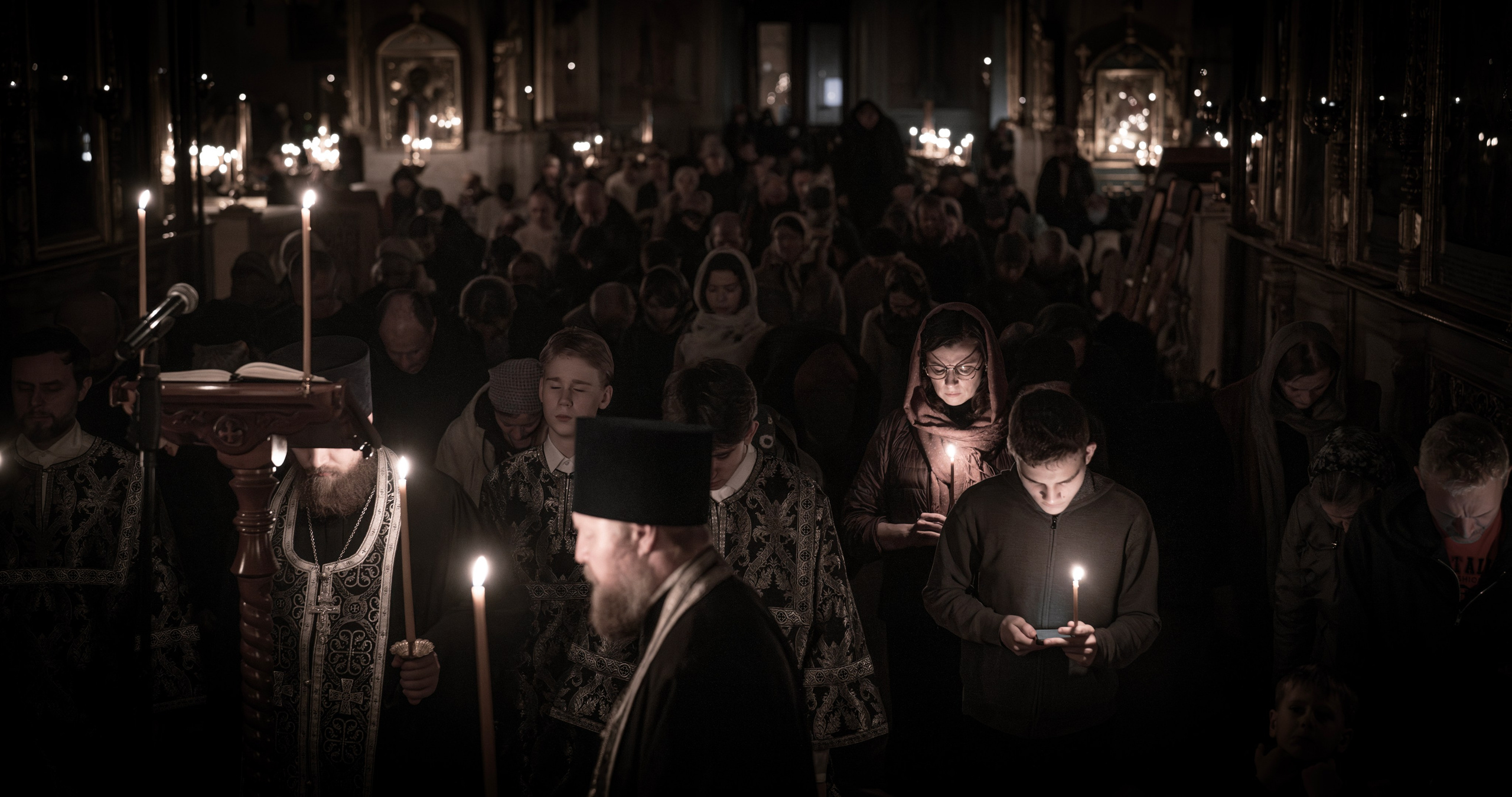 БОГОСЛУЖЕНИЯ. Фотограф Елена Лунева