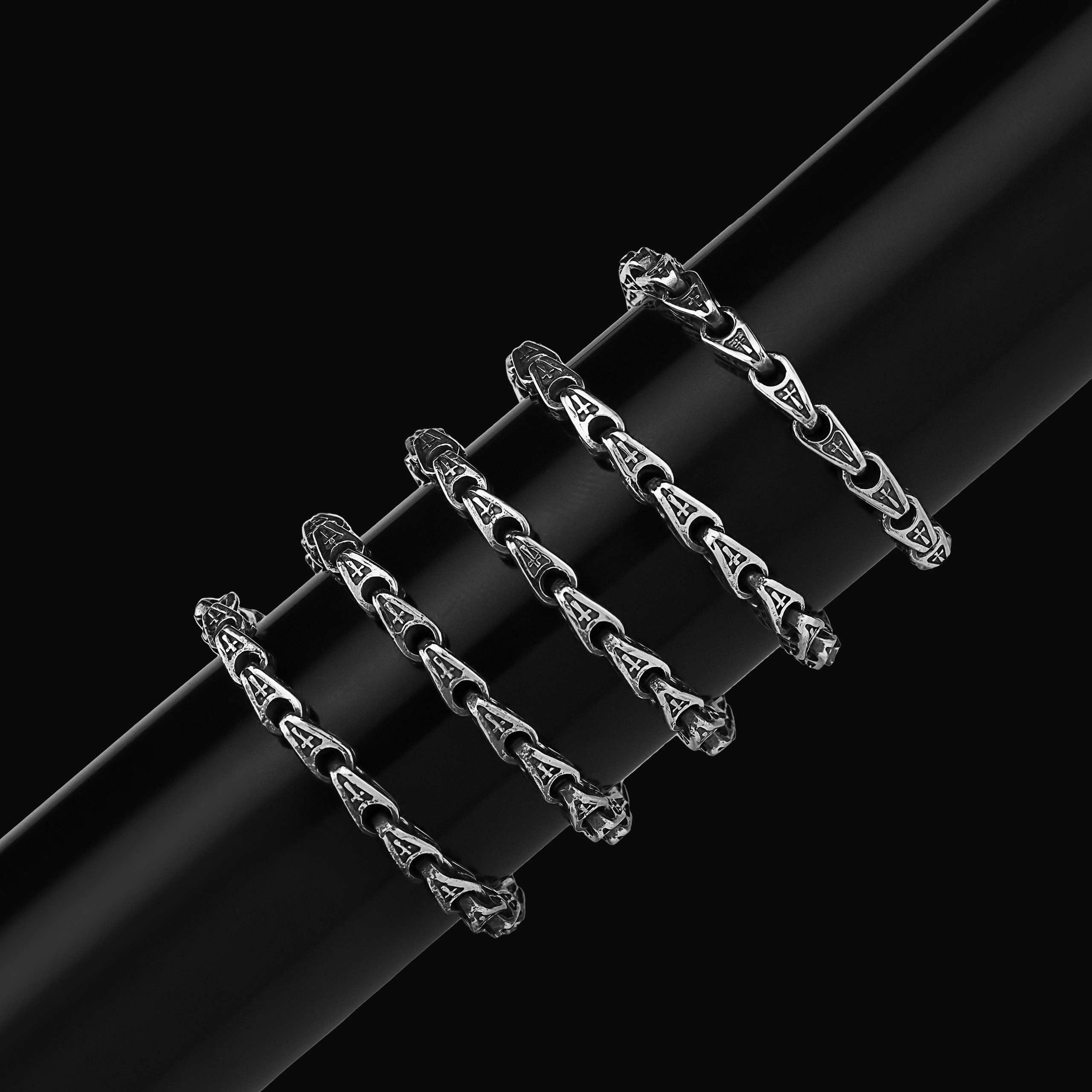 Профессиональная ретушь фотографий украшений на шею и браслетов | Студия SVITHART