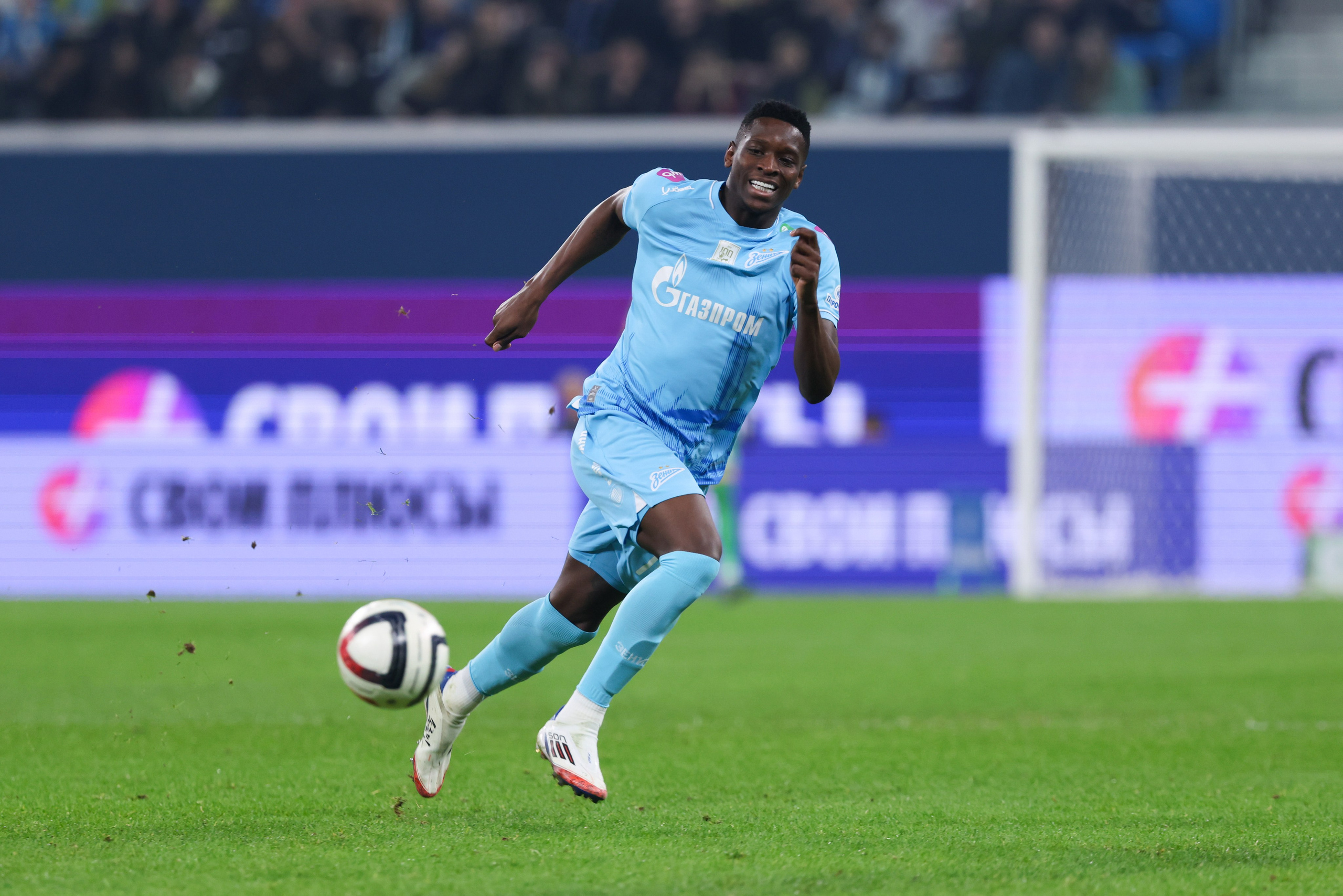 ФК «Зенит — ФК «Динамо» Москва 05.11.2025. Спортивный и репортажный фотограф Антон Тереханов