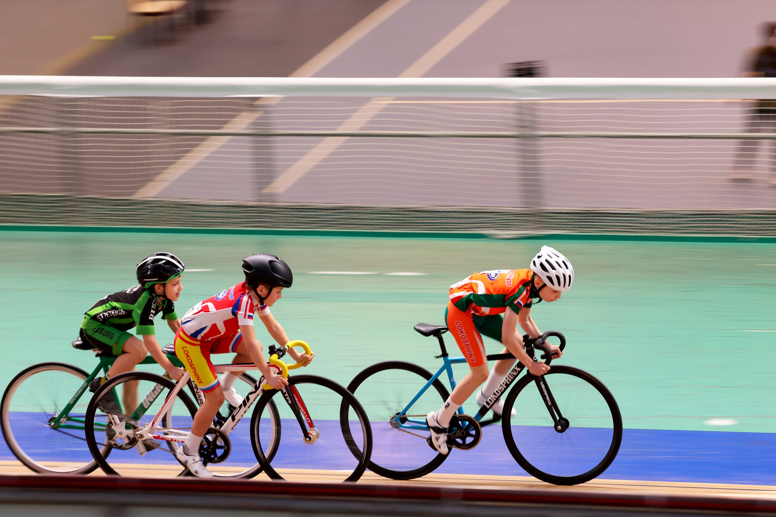 Пятый этап Региональных соревнований по велоспорту на треке (Гит, Скретч) 15.03.2025. Спортивный и репортажный фотограф Антон Тереханов