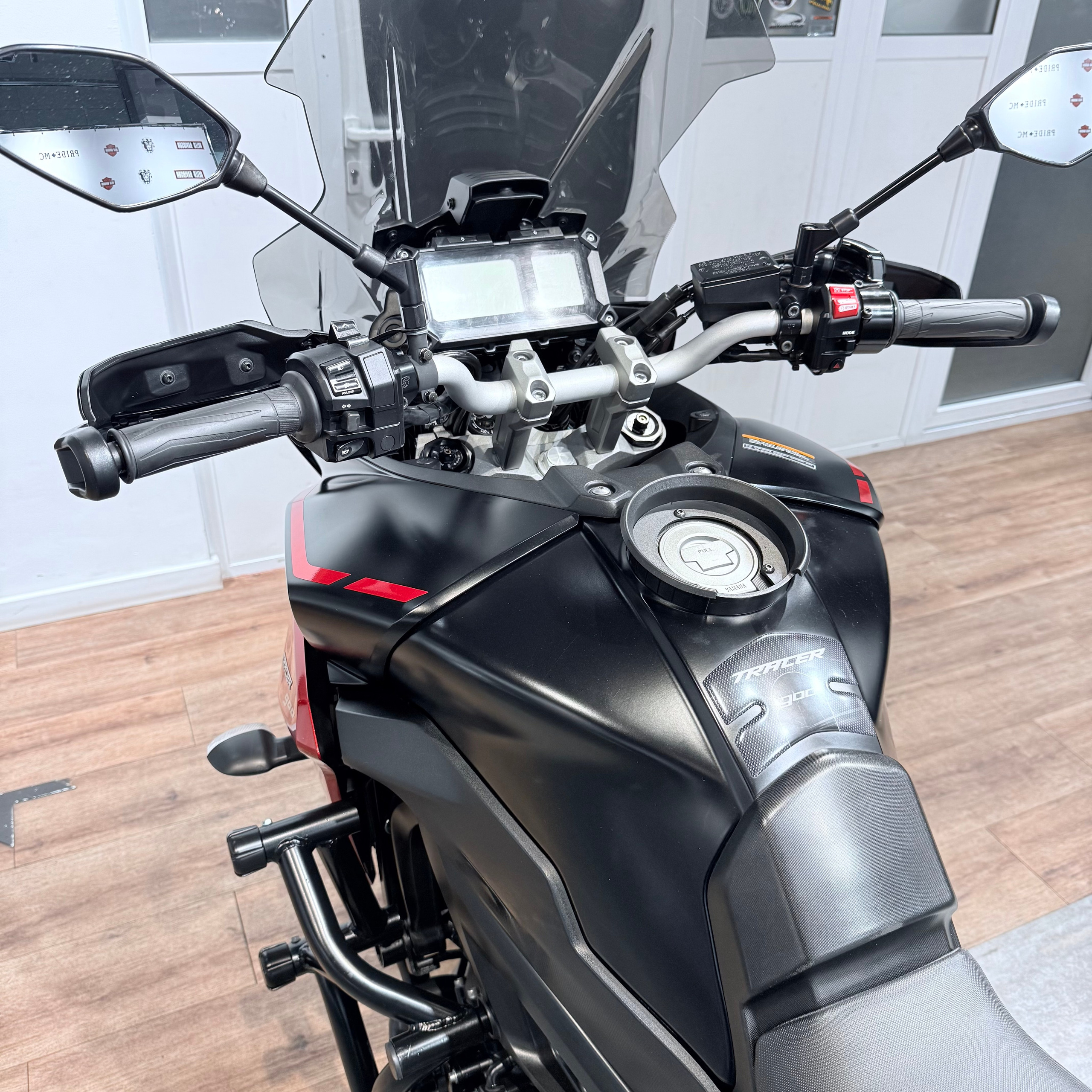 Yamaha MT-09 Tracer (FJ-09). Hello Davidson, Москва. Только хорошие мотоциклы…