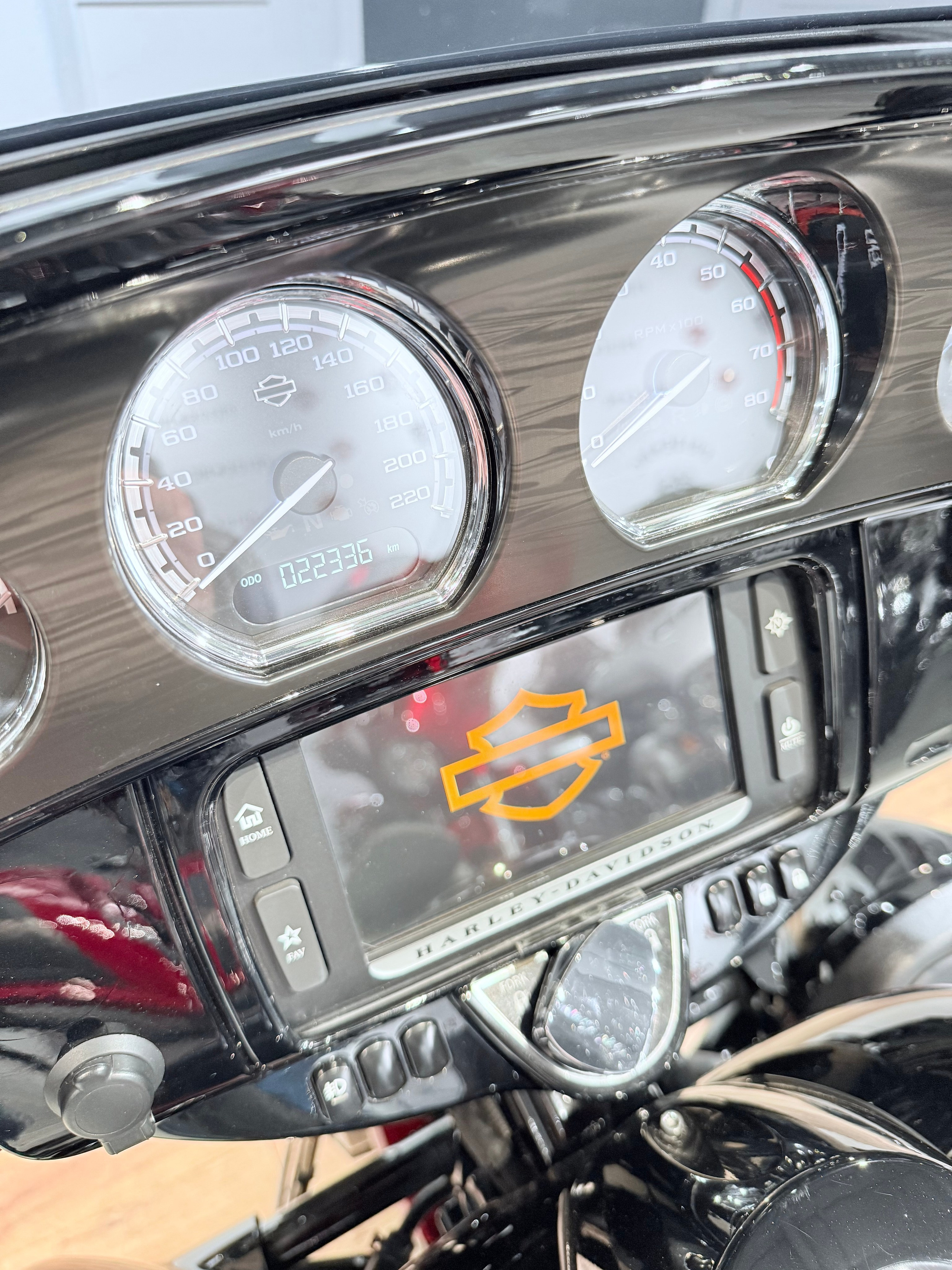 114 CVO Street Glide Special. Hello Davidson, Москва. Только хорошие мотоциклы…