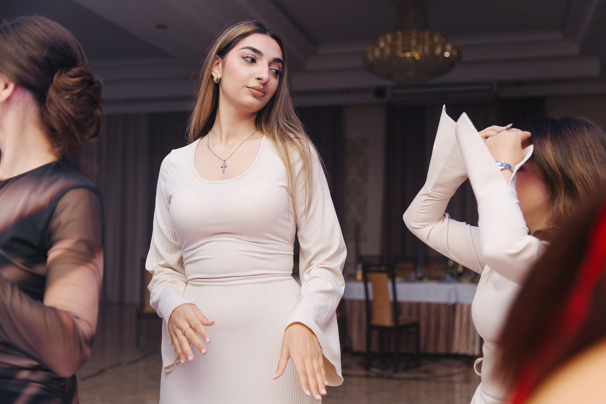 Ани и Назели. 35&5 День рождения, «Янтарь». Фотограф в Красноярске Надежда Воскресенская