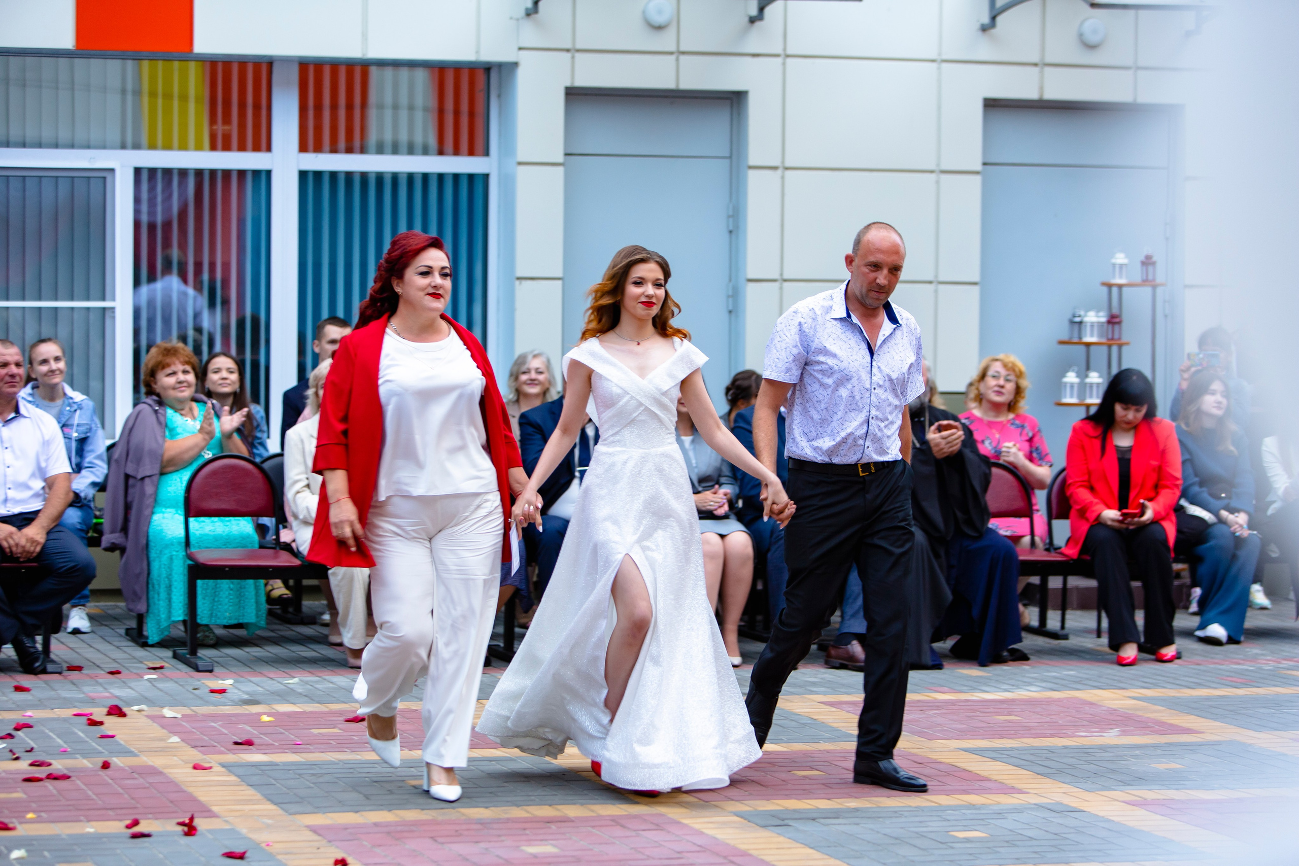 Выпускной вечер. Профессиональная съёмка и монтаж фото&видео в Курске и области