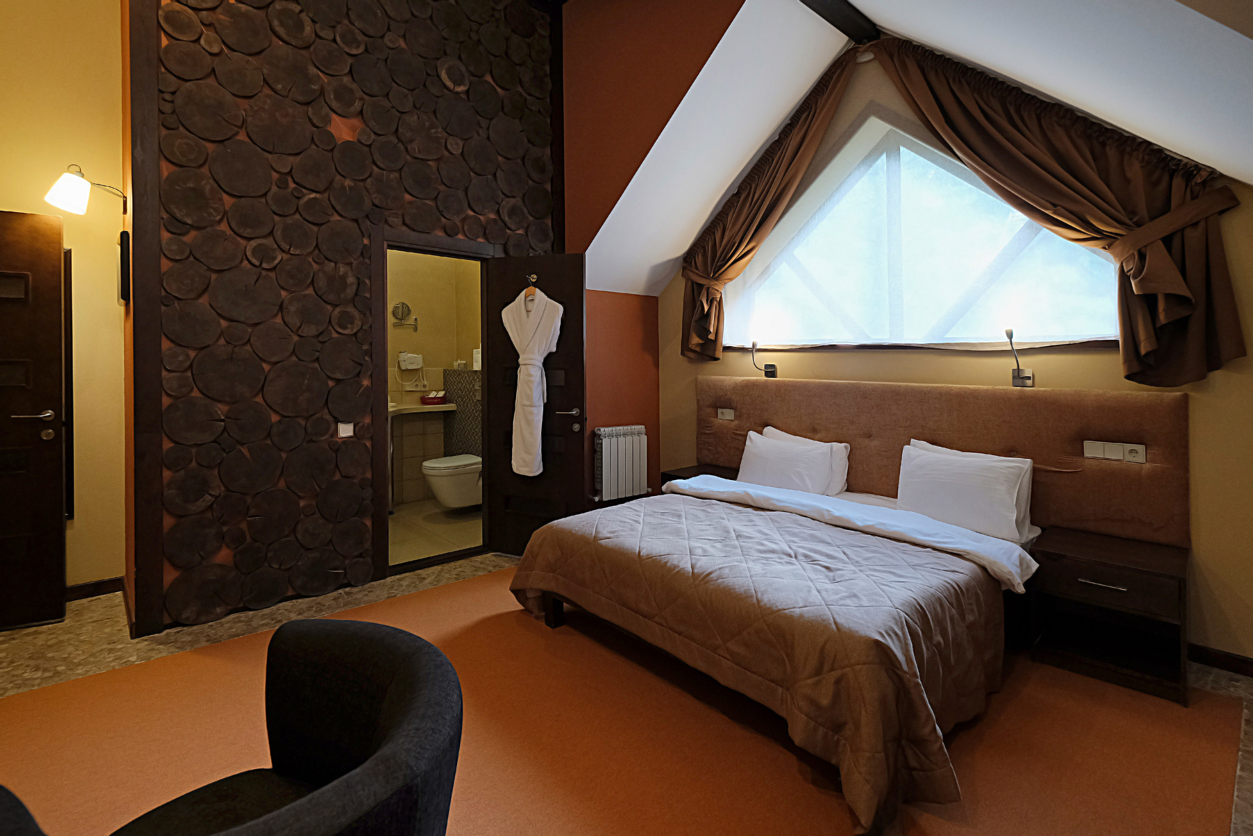 Интерьеры и Экстерьеры. Портреты и репортажные съемки с душой: ваш уникальный момент в объективе Руфата, профессионального фотографа Алматы