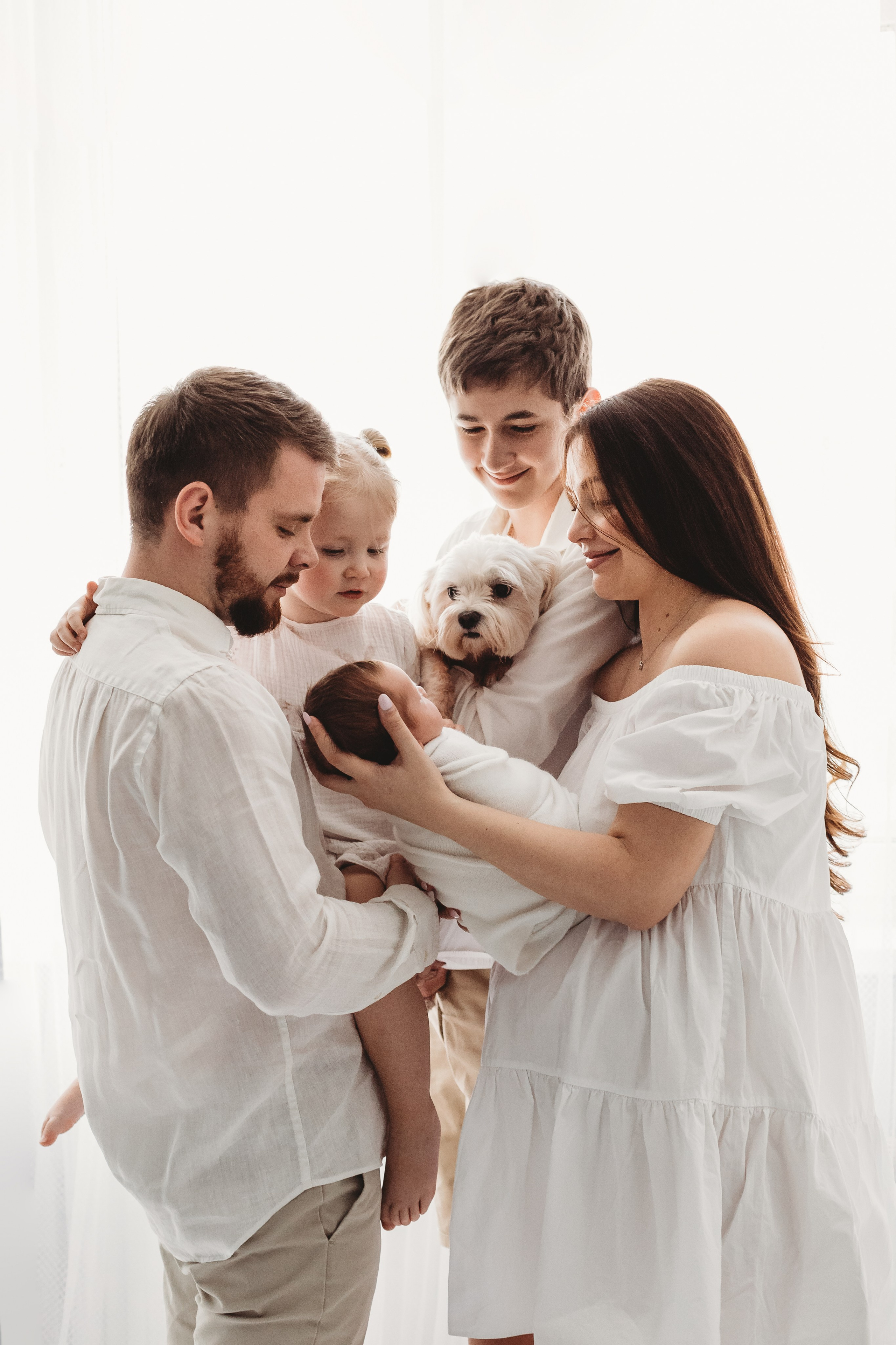 Александр с семьей 🤍. Фотограф Новорожденных в Москве Илона Шубина