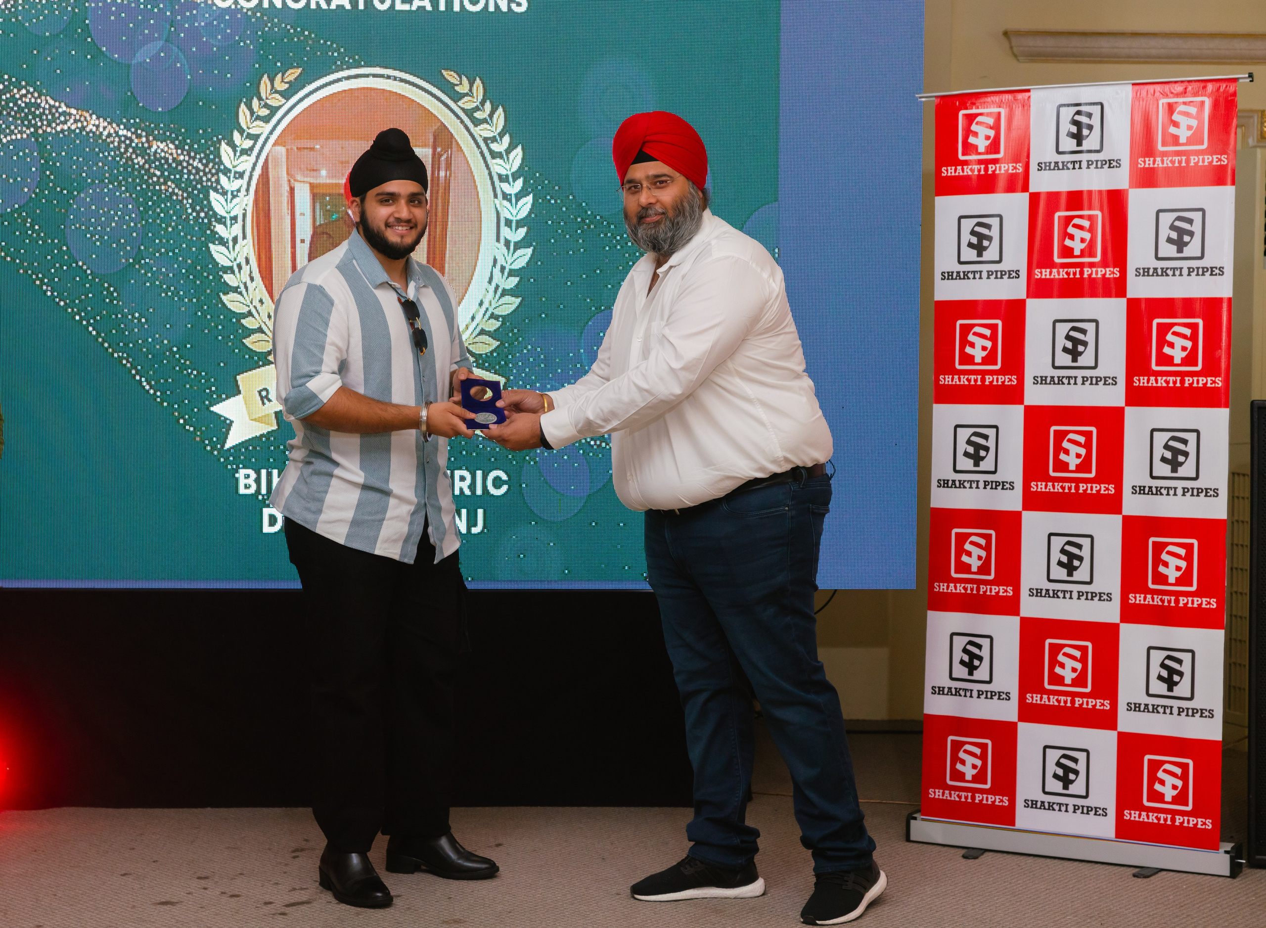 Shakti Pipes. Профессиональная съемка в Алматы