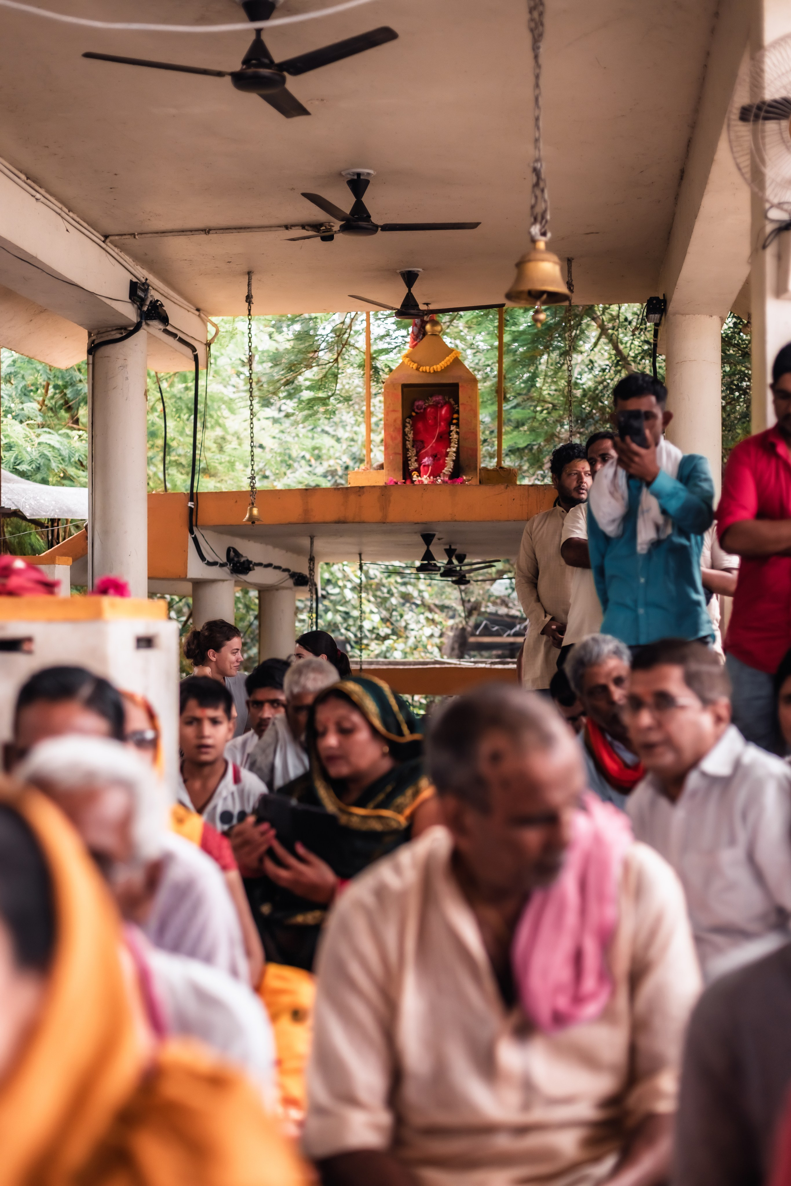 Abhisheka Devraha Baba on Sri Devdas ji maharaj bd. Mariam Bagdasaryan