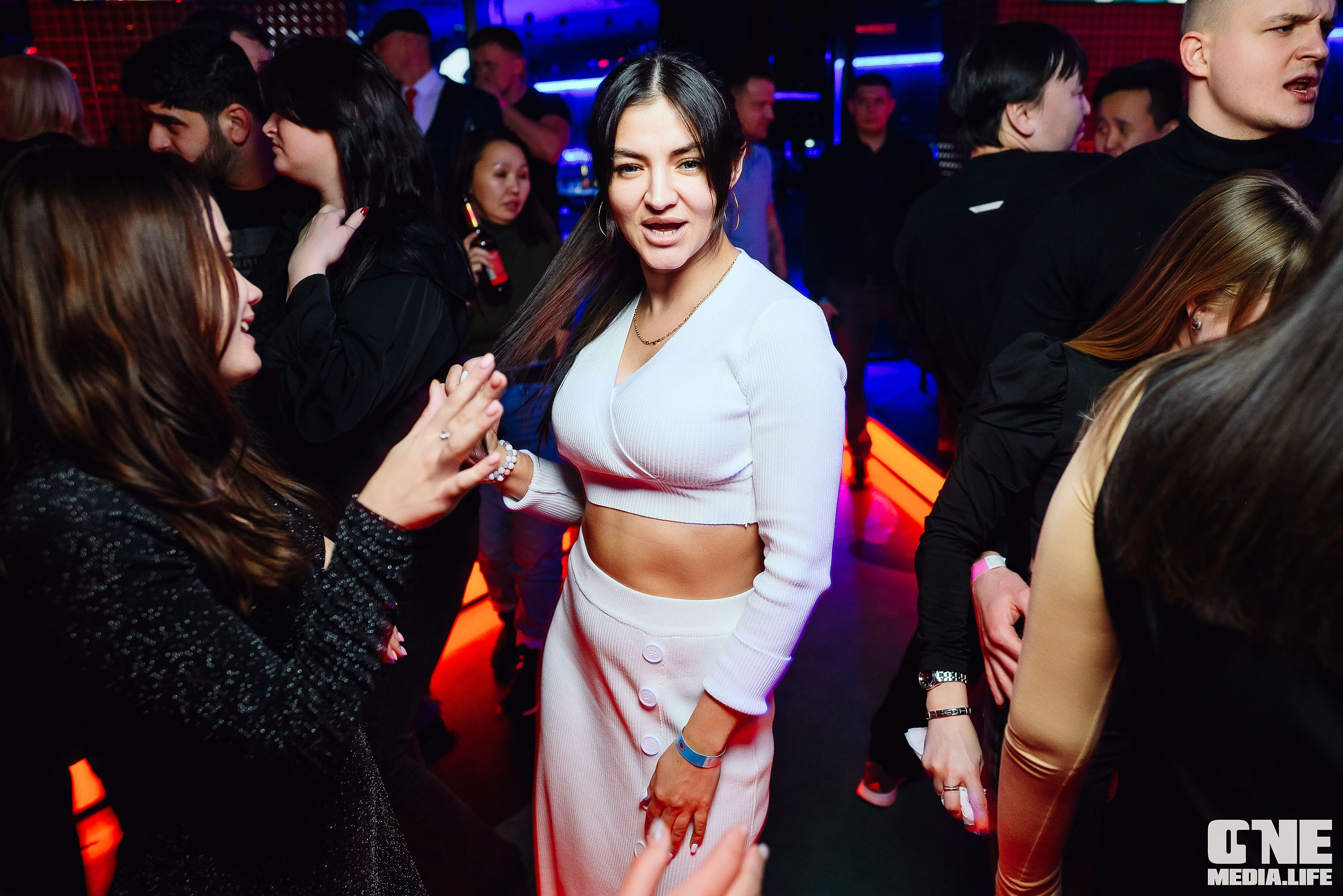 Фоторепортаж репортаж из Планеты. One Media Life: фоторепортажи, фотоотчеты с мероприятий и заведений