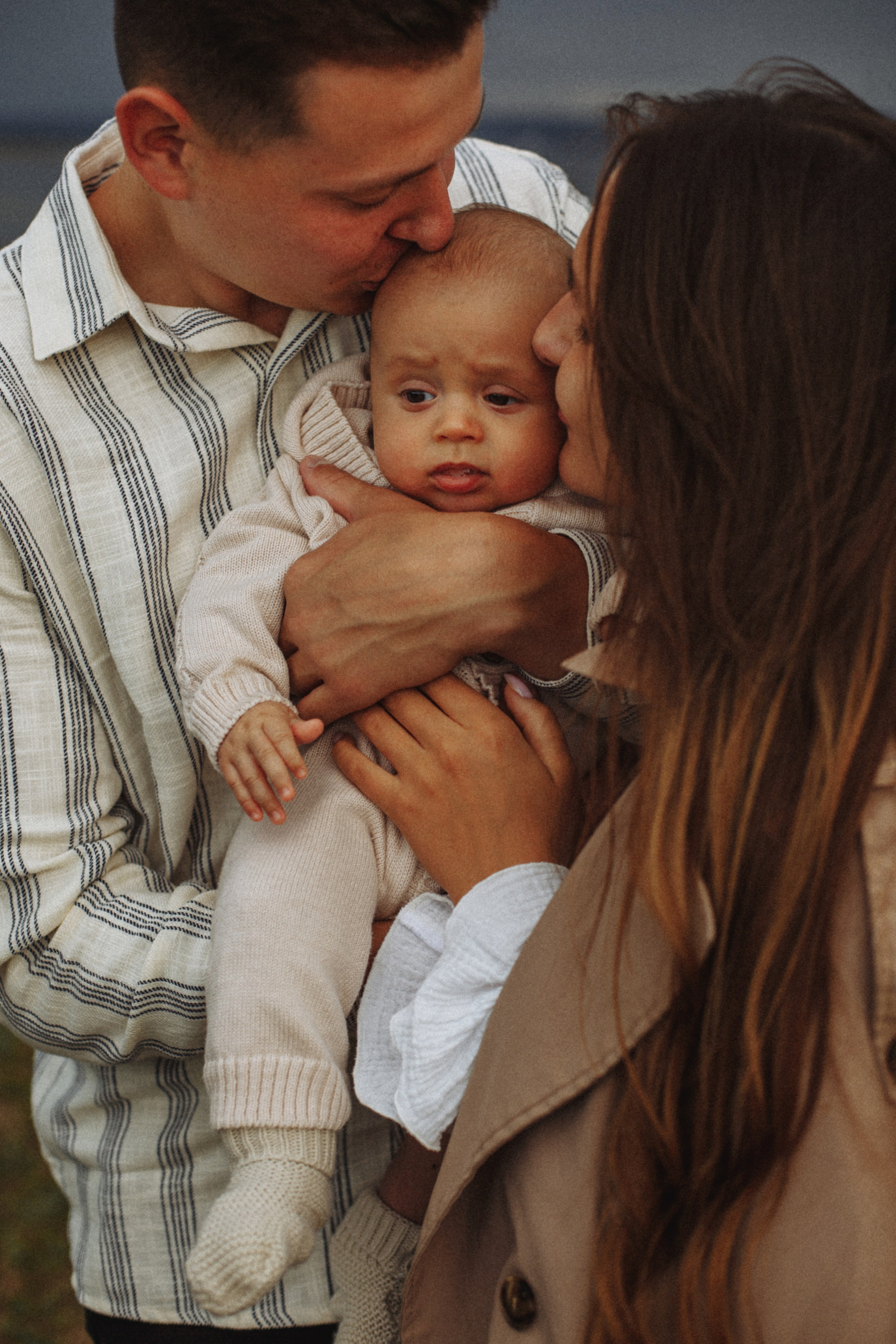 Теплая семейная фотосессия во время грозы. Семейный и свадебный фотограф в Саратове Катерина Оленская