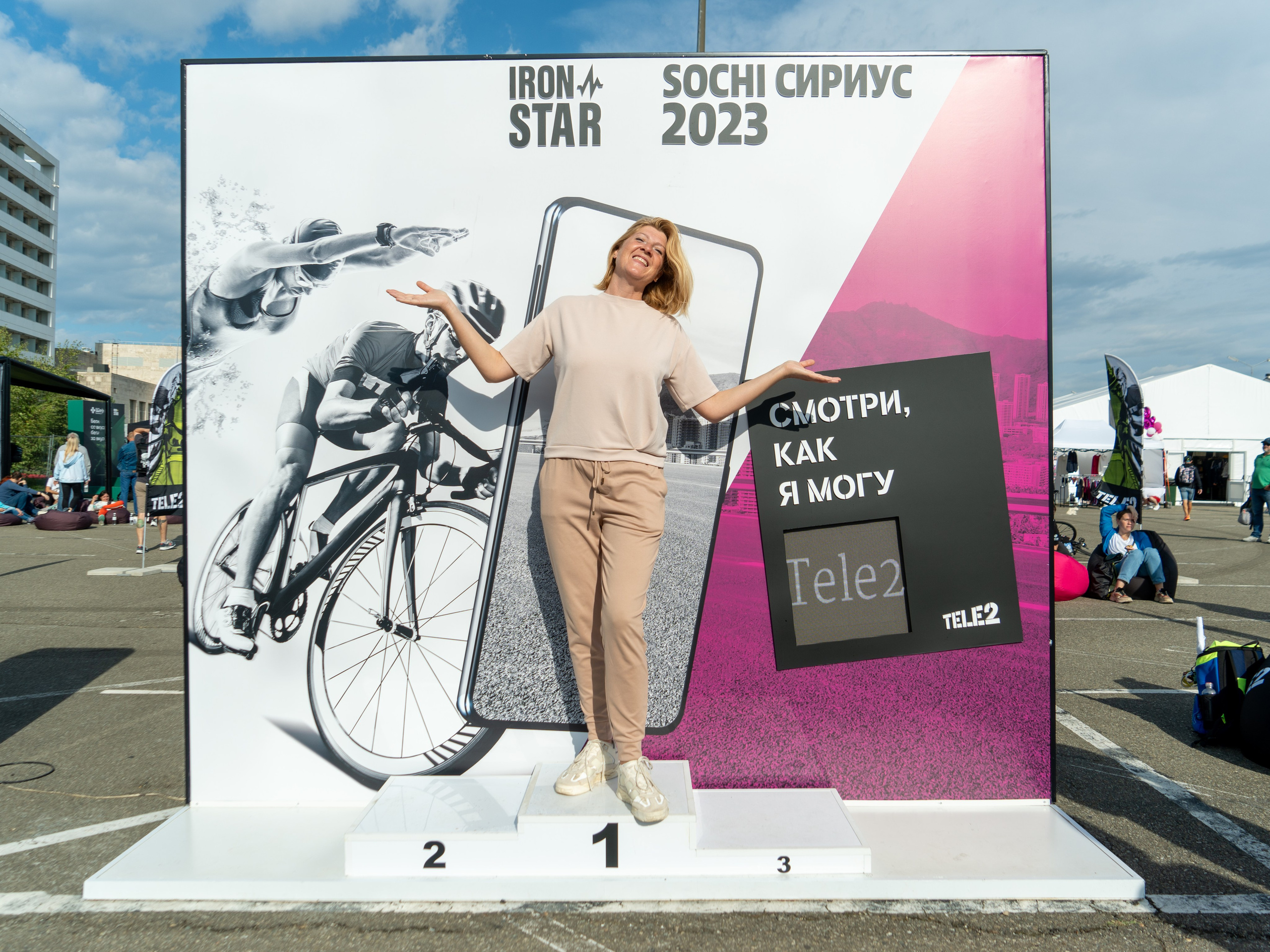 Фотоотчет партнерской интеграции для компании TELE2 на фестивале Ironstar. Репортажный фотограф в Красной Поляне и Сочи Павлюченко Екатерина