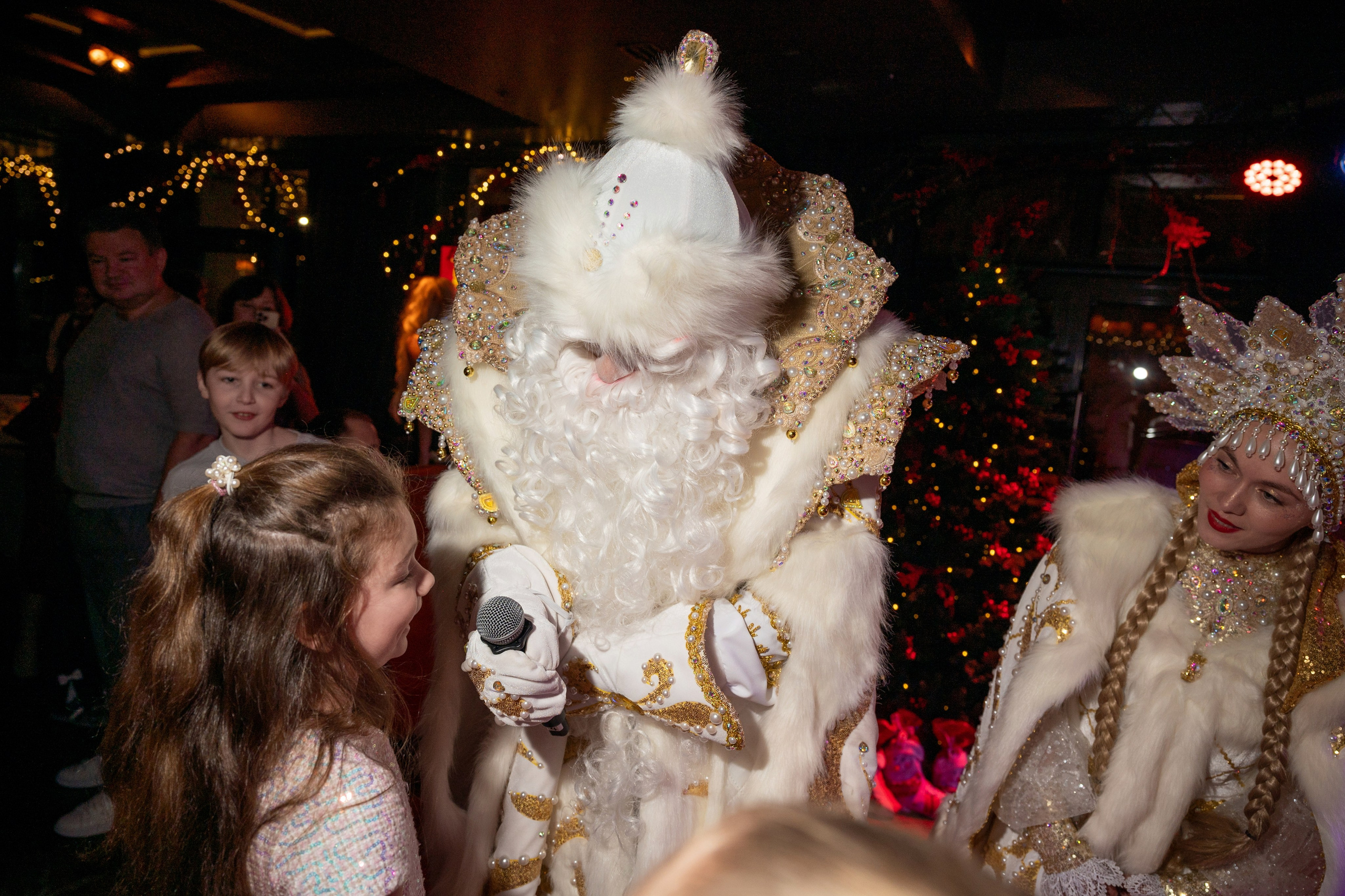 Новый год 2025 в ресторане Red Fox. Репортажный фотограф в Красной Поляне и Сочи Павлюченко Екатерина